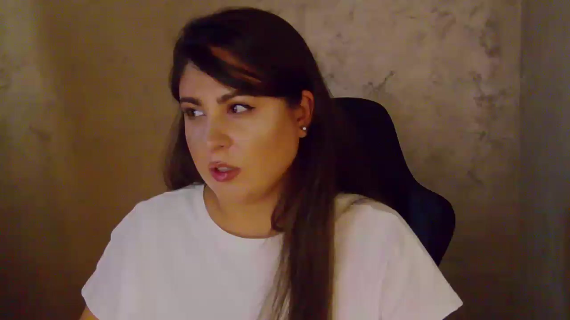 Gallery image thumbnail from NotVanilla's myfreecams stream on, 08/20/2026, 02:45 image 1 of 20