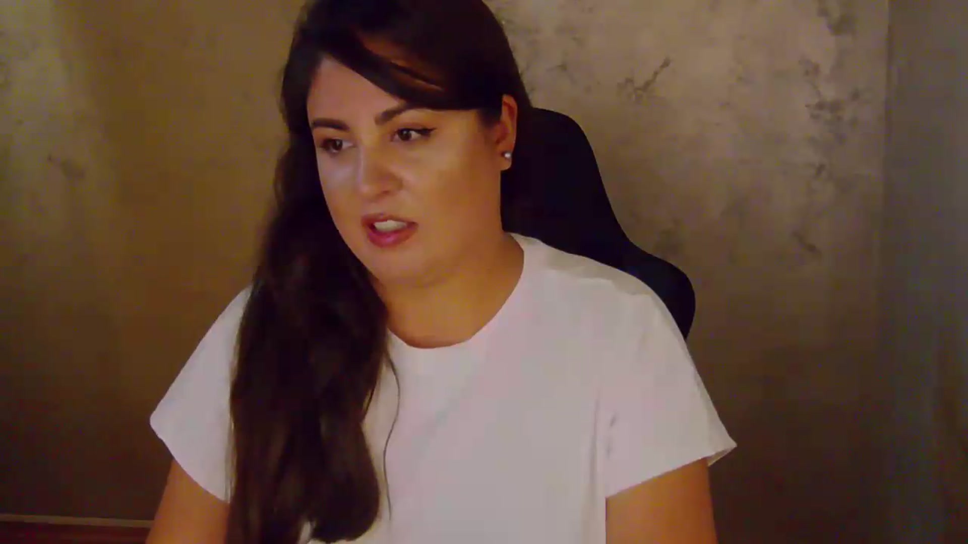 Gallery image thumbnail from NotVanilla's myfreecams stream on, 08/20/2026, 02:45 image 6 of 20