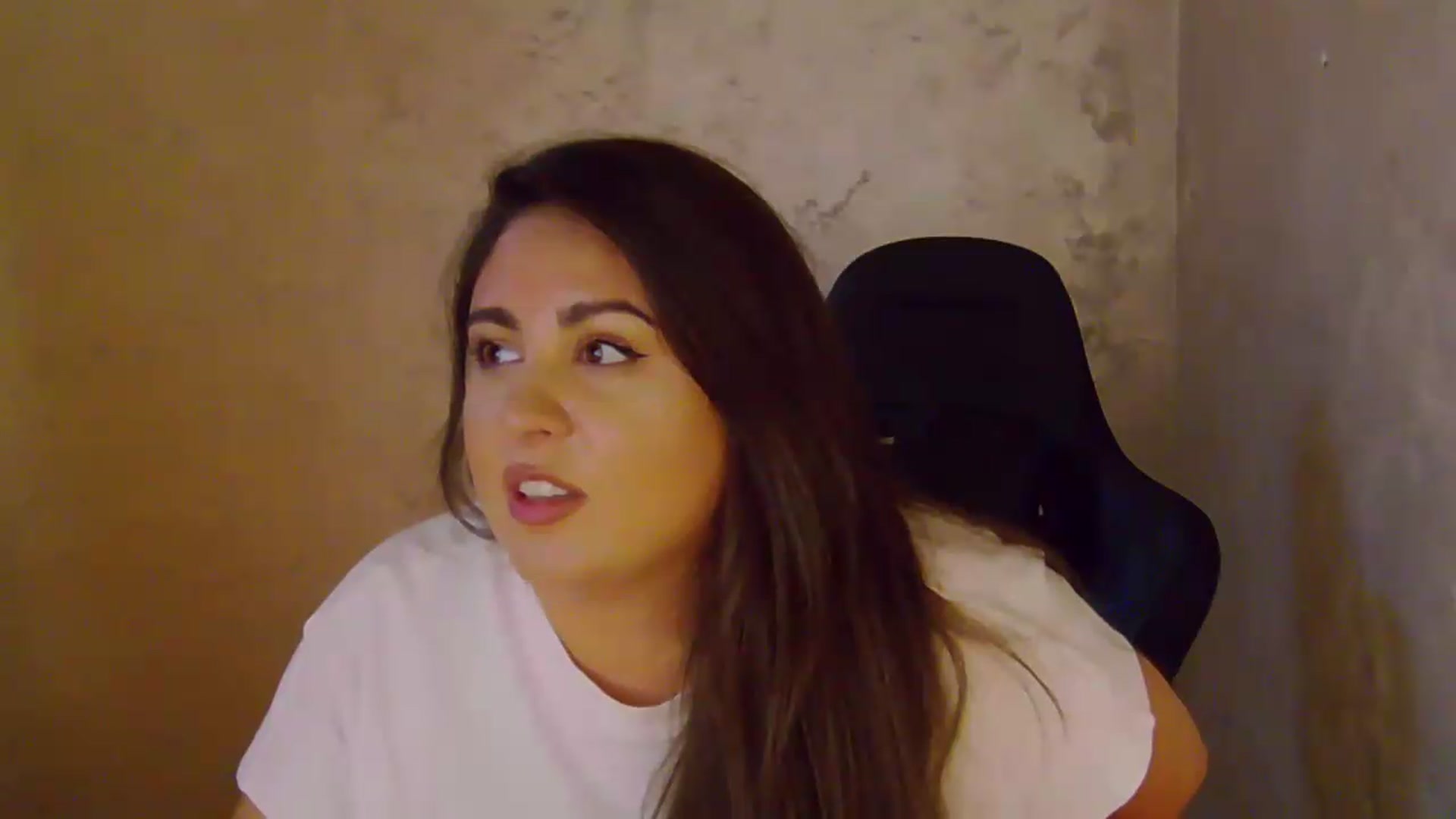 Gallery image thumbnail from NotVanilla's myfreecams stream on, 08/20/2026, 03:51 image 12 of 20