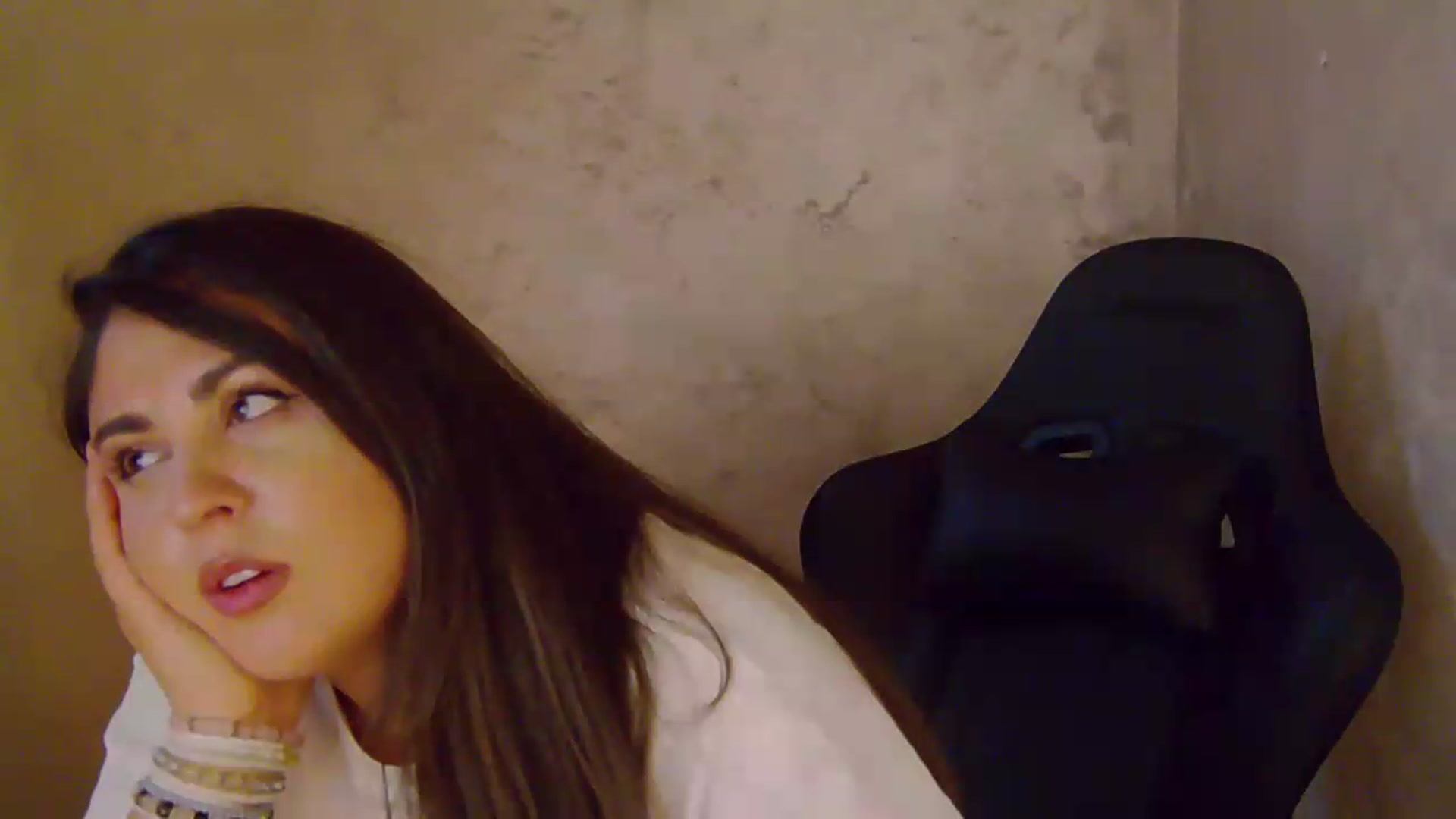 Gallery image thumbnail from NotVanilla's myfreecams stream on, 08/20/2026, 03:51 image 18 of 20