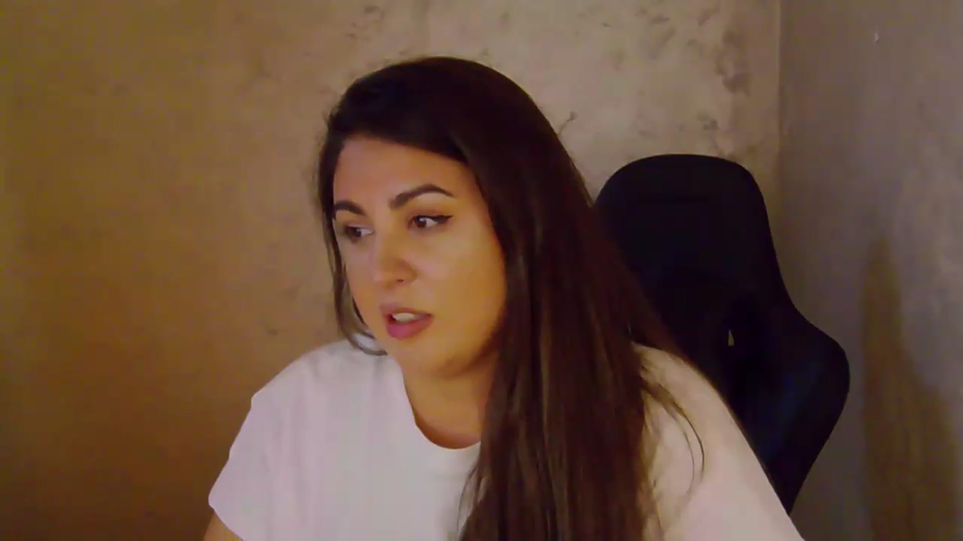 Gallery image thumbnail from NotVanilla's myfreecams stream on, 08/20/2026, 03:51 image 13 of 20