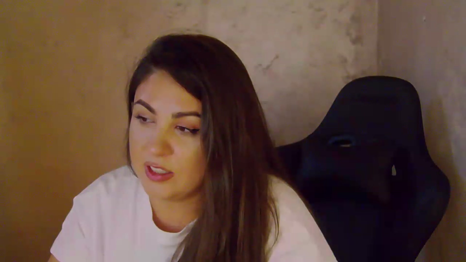Gallery image thumbnail from NotVanilla's myfreecams stream on, 08/20/2026, 03:51 image 17 of 20