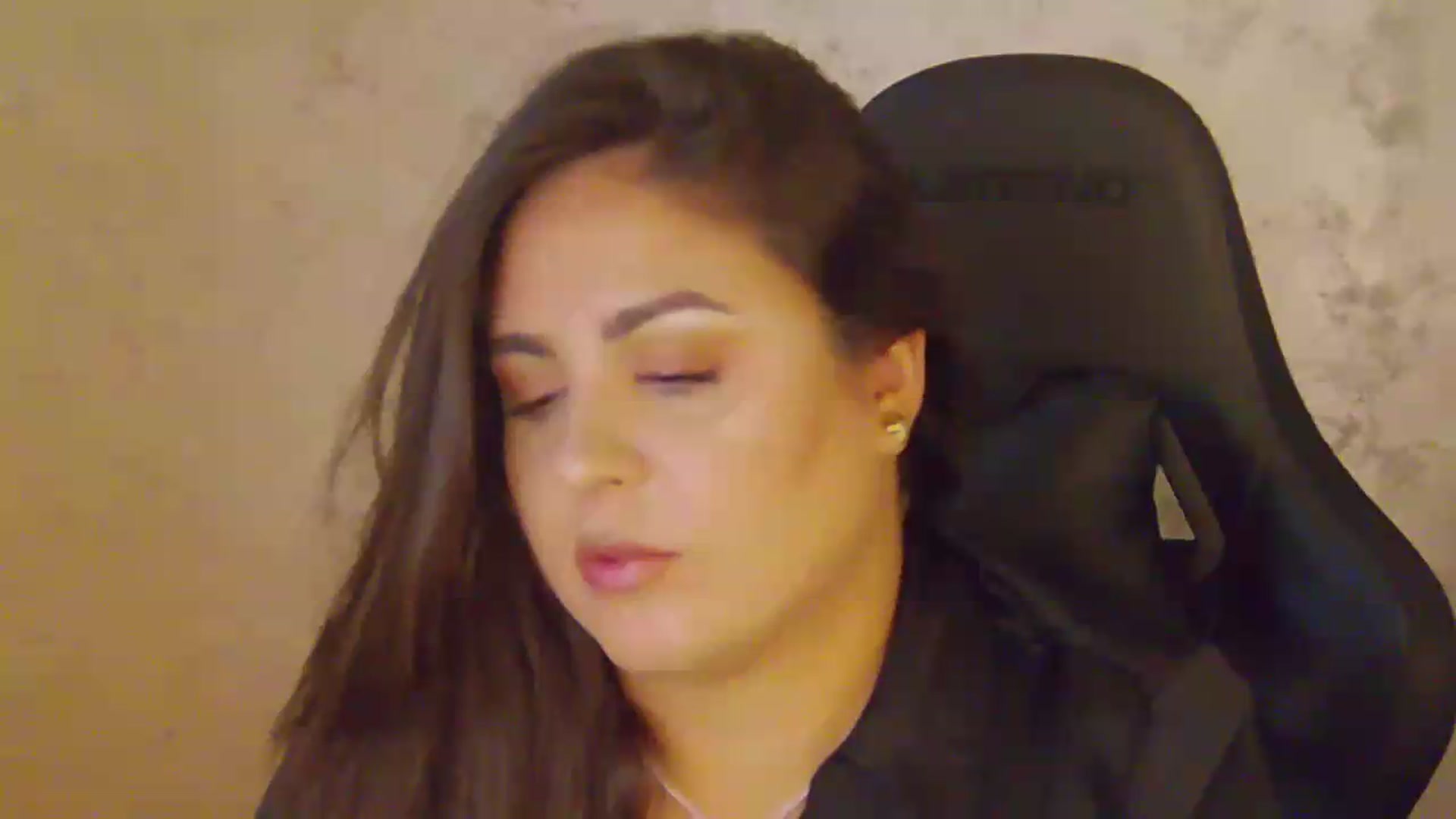 Gallery image thumbnail from NotVanilla's myfreecams stream on, 08/21/2026, 23:27 image 13 of 20