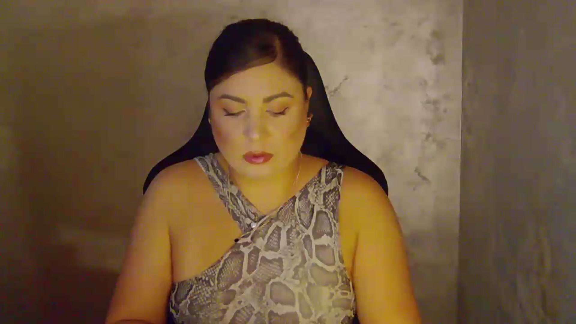 Gallery image thumbnail from NotVanilla's myfreecams stream on, 08/24/2026, 22:28 image 14 of 20