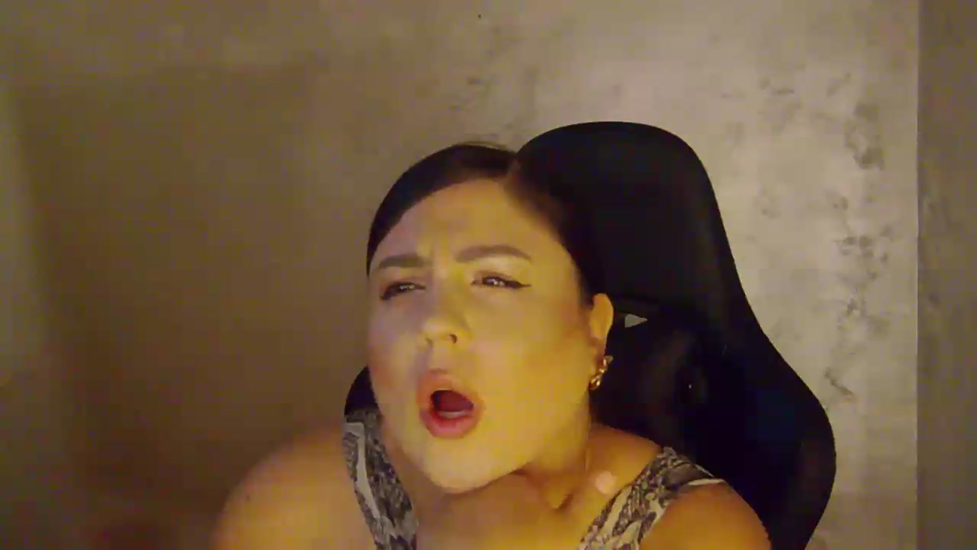 Gallery image thumbnail from NotVanilla's myfreecams stream on, 08/25/2026, 24:02 image 10 of 20