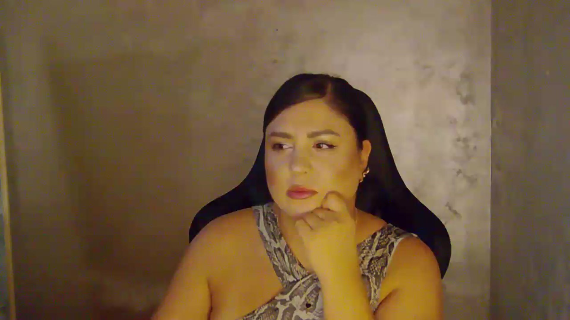 Gallery image thumbnail from NotVanilla's myfreecams stream on, 08/25/2026, 24:14 image 17 of 20