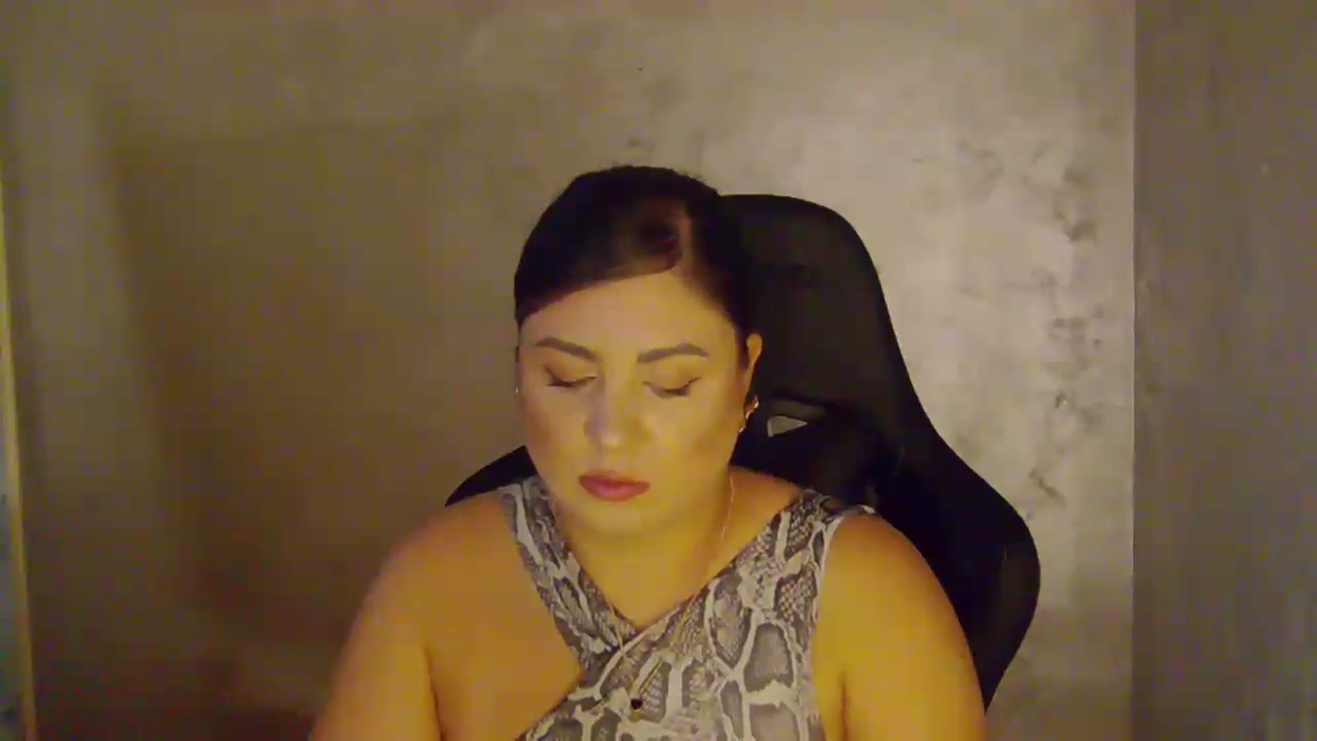 Gallery image thumbnail from NotVanilla's myfreecams stream on, 08/25/2026, 24:14 image 15 of 20