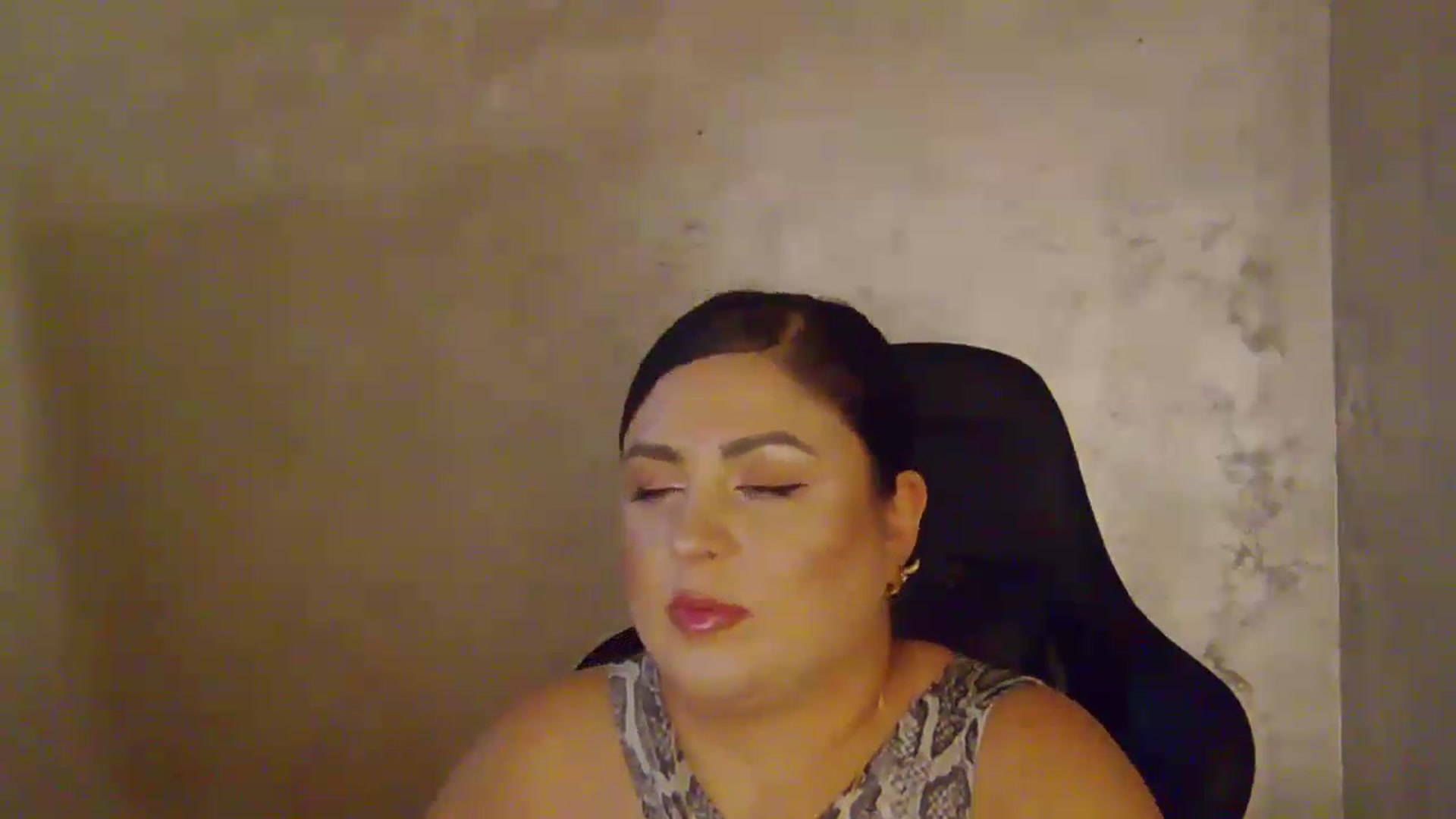Gallery image thumbnail from NotVanilla's myfreecams stream on, 08/25/2026, 02:33 image 6 of 20