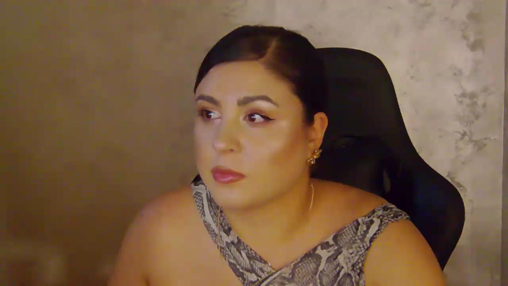 Gallery image thumbnail from NotVanilla's myfreecams stream on, 08/25/2026, 02:33 image 11 of 20