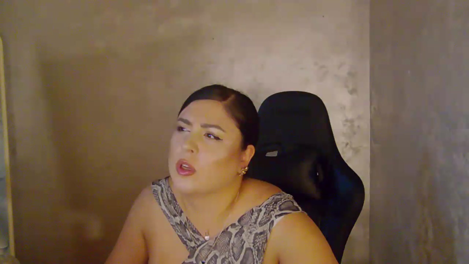 Gallery image thumbnail from NotVanilla's myfreecams stream on, 08/25/2026, 02:33 image 16 of 20