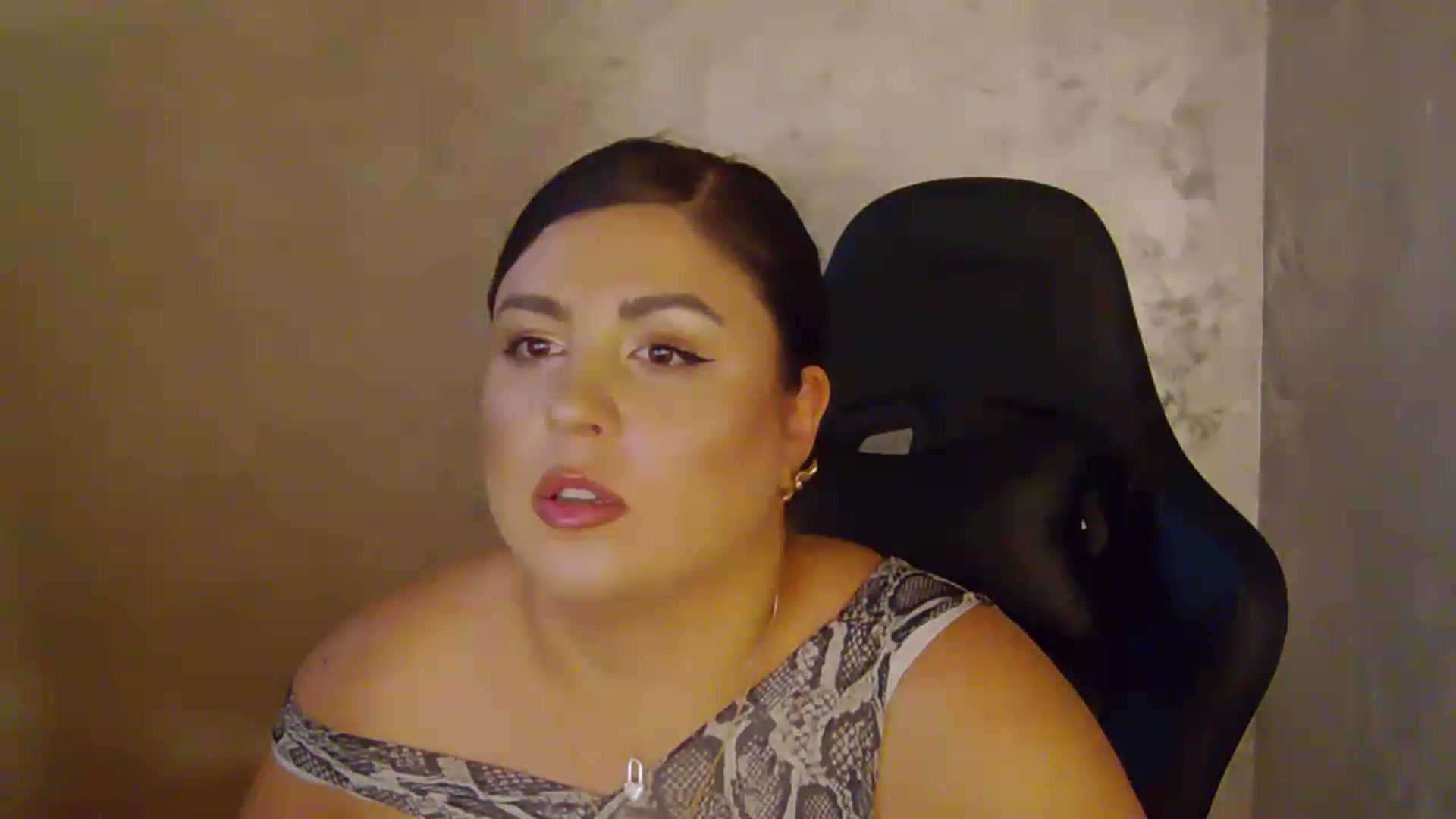 Gallery image thumbnail from NotVanilla's myfreecams stream on, 08/25/2026, 02:33 image 19 of 20
