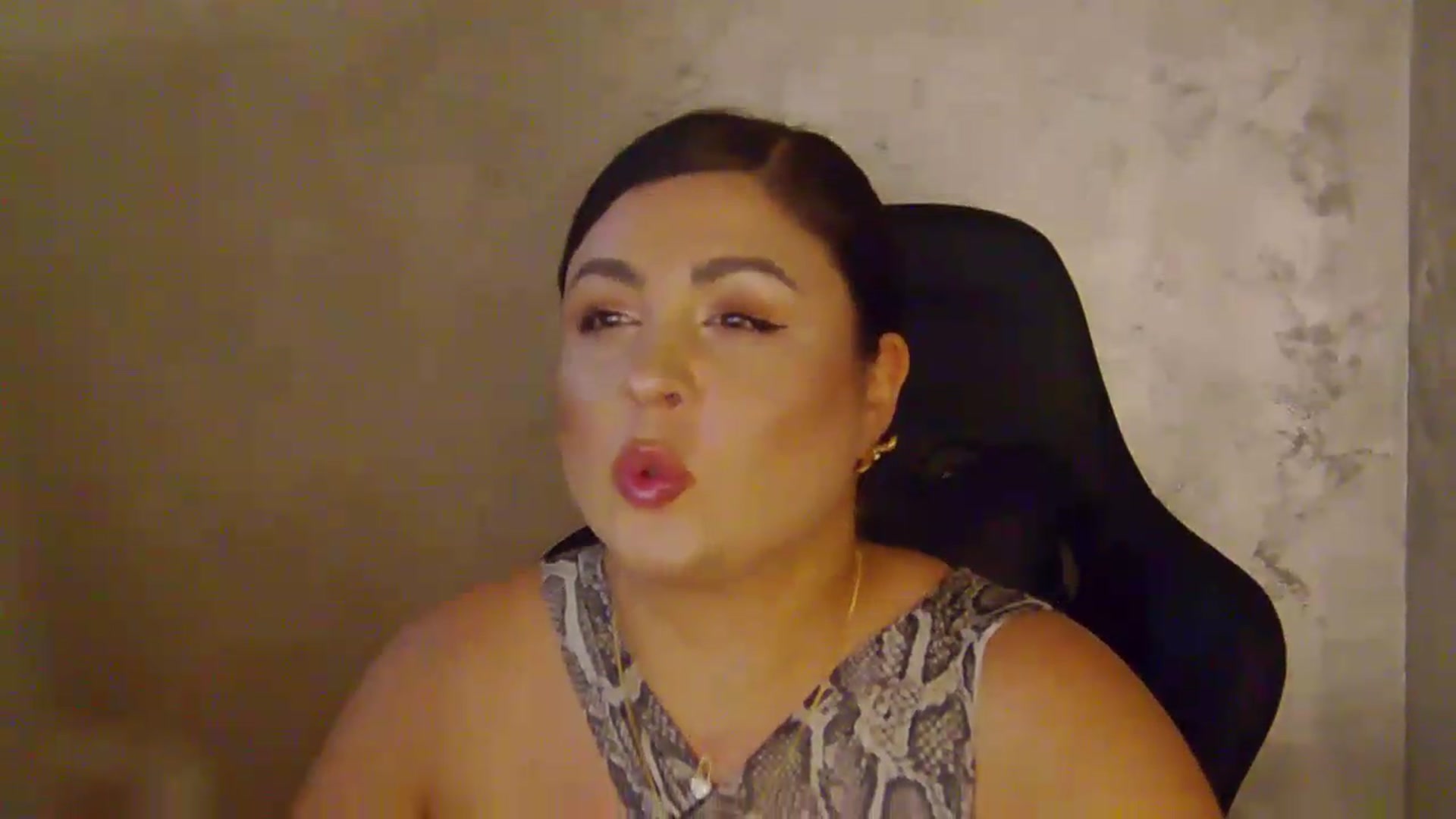 Gallery image thumbnail from NotVanilla's myfreecams stream on, 08/25/2026, 02:33 image 8 of 20