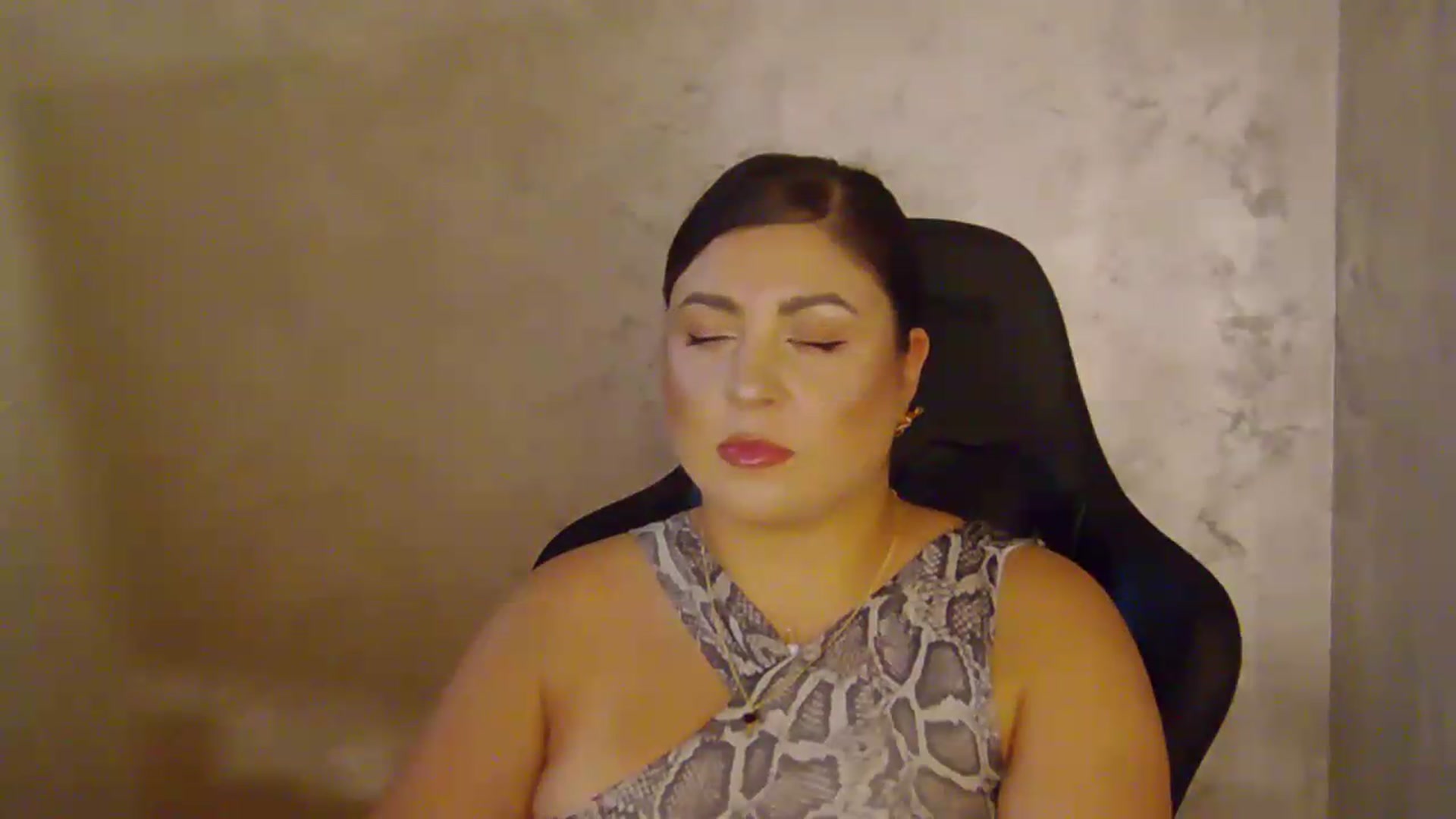 Gallery image thumbnail from NotVanilla's myfreecams stream on, 08/25/2026, 02:33 image 2 of 20