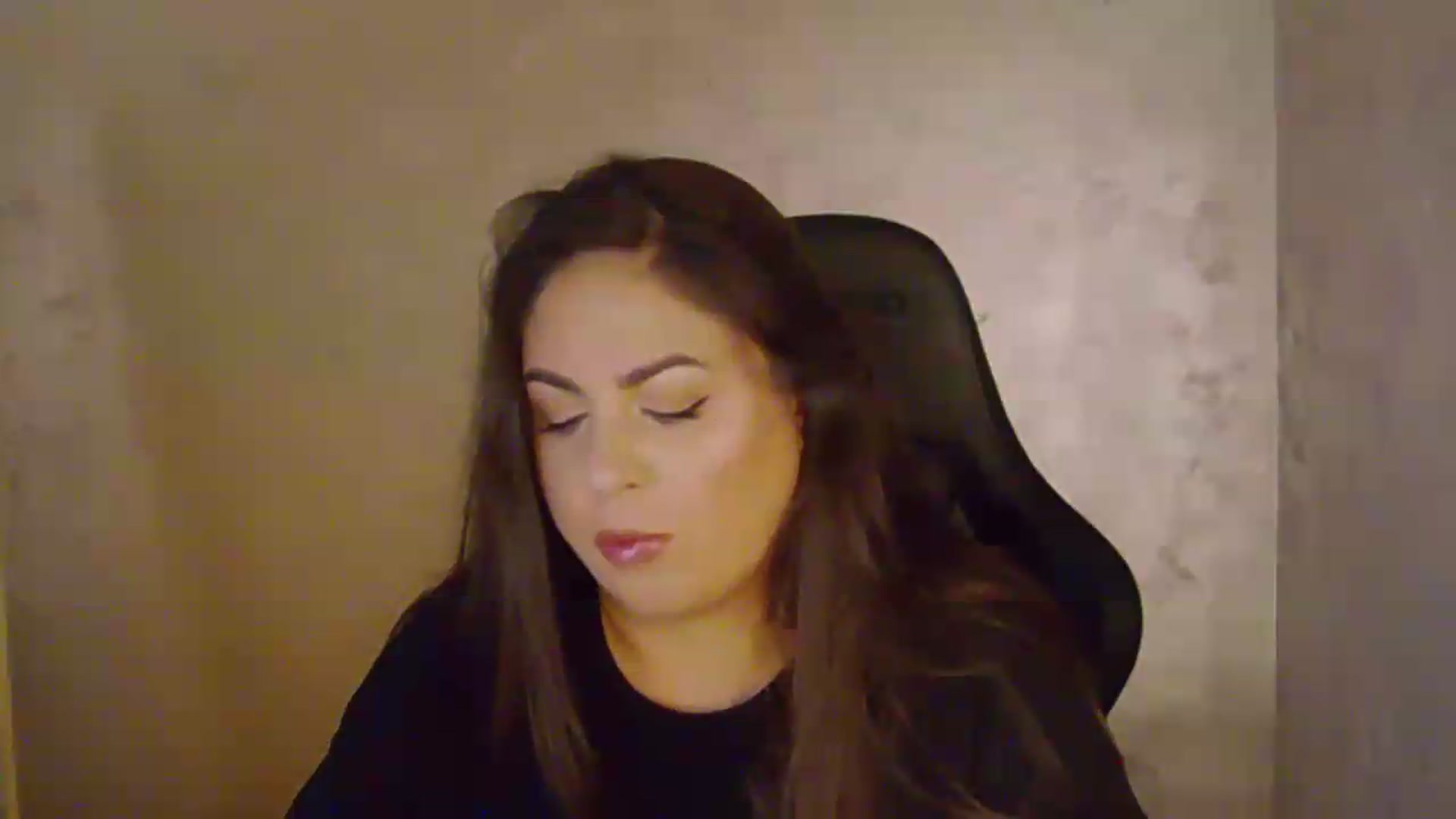 Gallery image thumbnail from NotVanilla's myfreecams stream on, 08/27/2026, 01:19 image 11 of 20