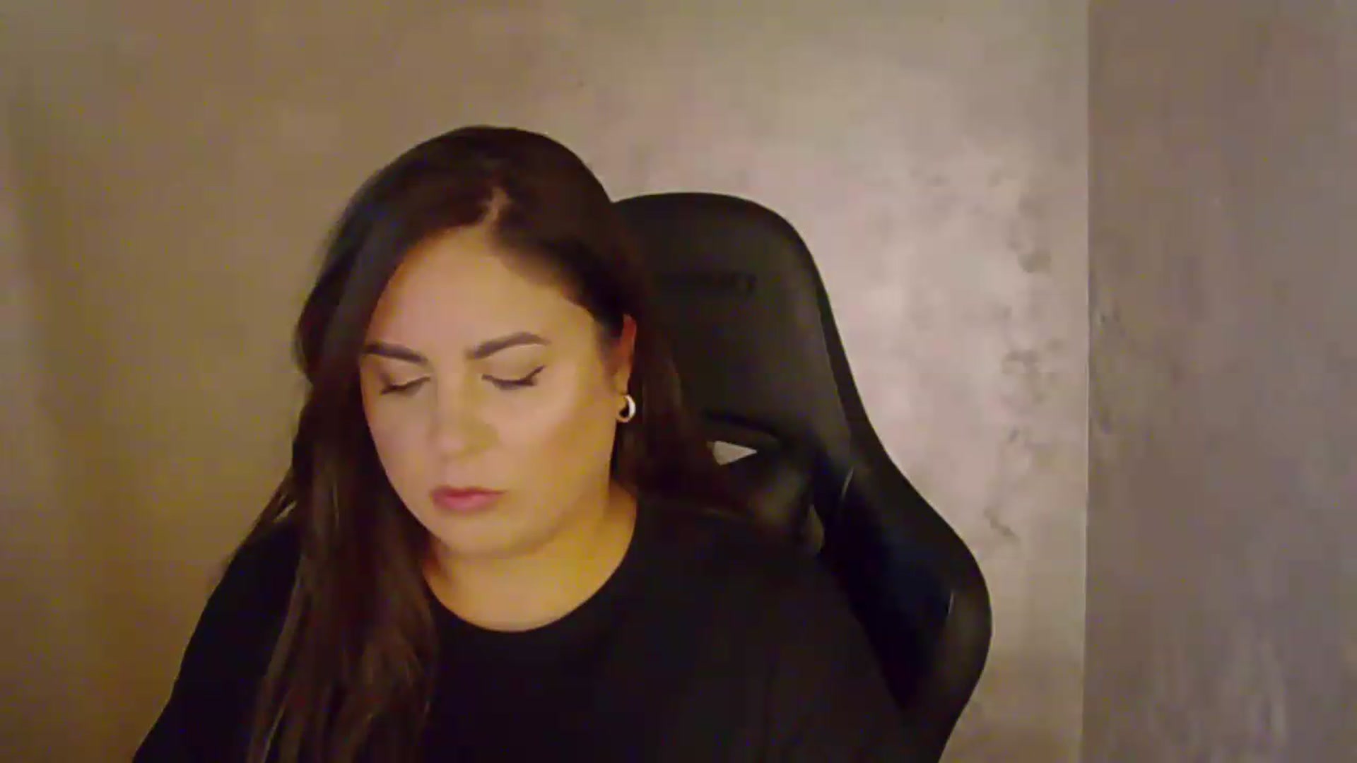Gallery image thumbnail from NotVanilla's myfreecams stream on, 08/27/2026, 04:21 image 17 of 20