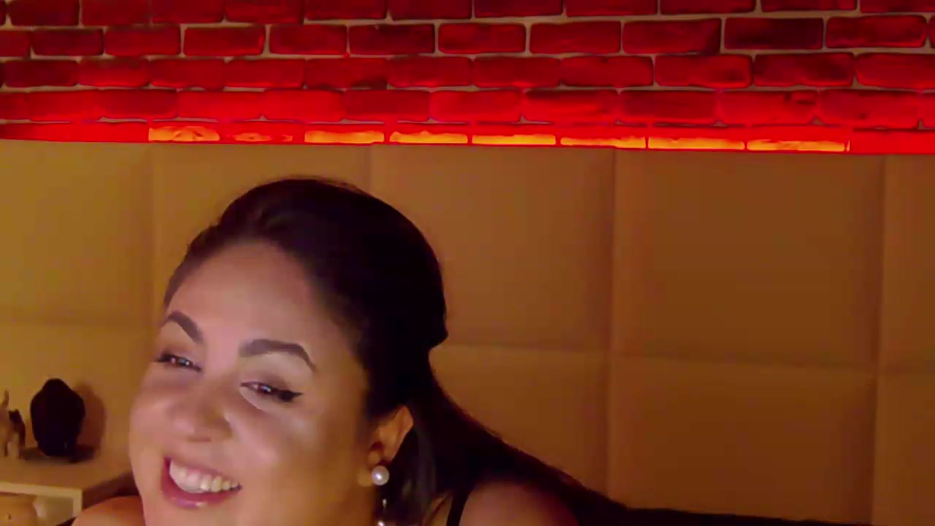 Gallery image thumbnail from NotVanilla's myfreecams stream on, 08/28/2026, 03:45 image 10 of 20