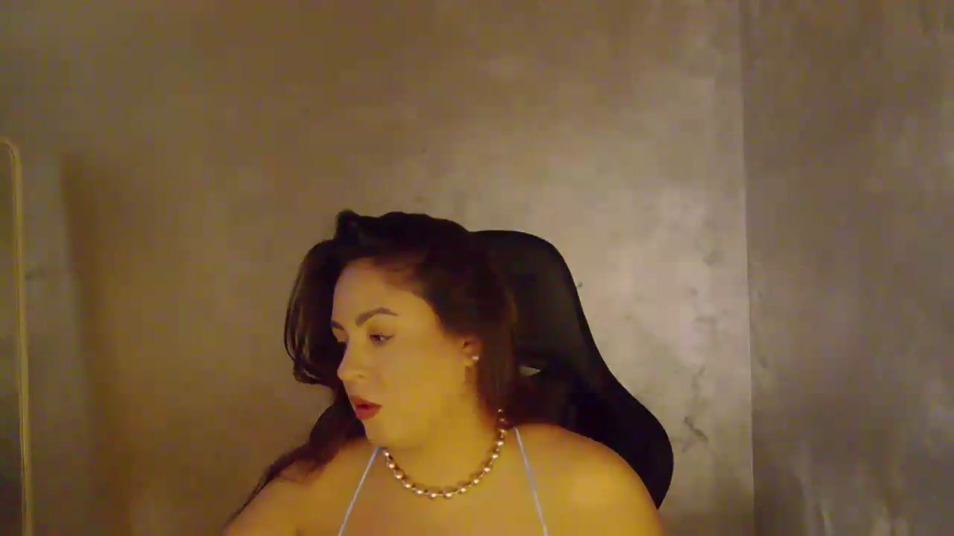 Gallery image thumbnail from NotVanilla's myfreecams stream on, 08/29/2026, 21:43 image 16 of 20