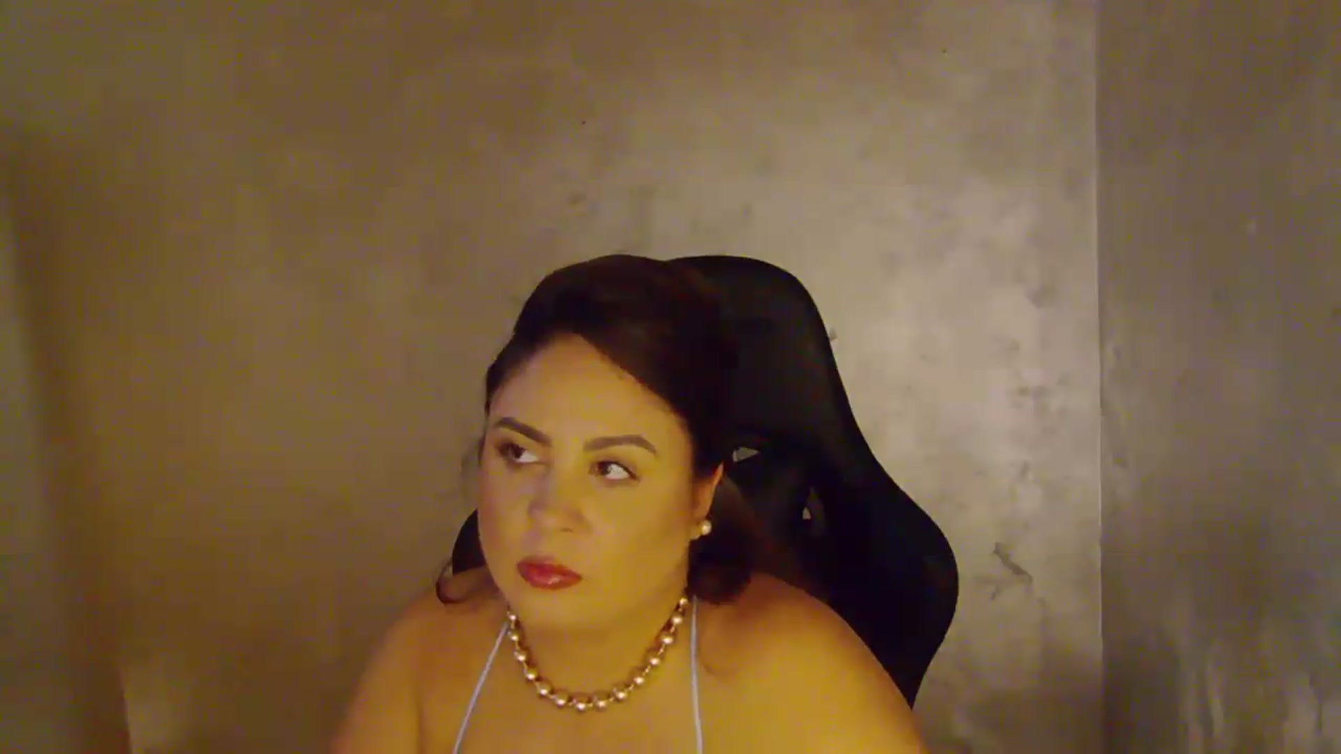 Gallery image thumbnail from NotVanilla's myfreecams stream on, 08/29/2026, 23:17 image 14 of 20