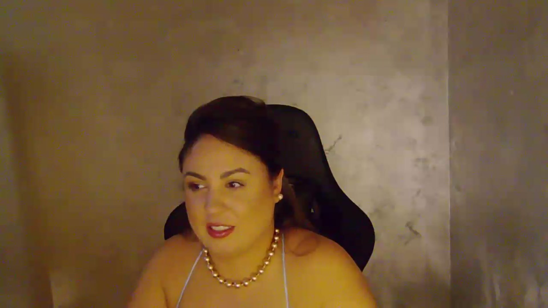 Gallery image thumbnail from NotVanilla's myfreecams stream on, 08/29/2026, 23:17 image 12 of 20