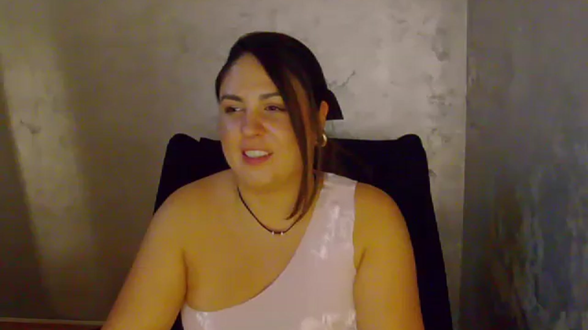 Gallery image thumbnail from NotVanilla's myfreecams stream on, 08/31/2026, 22:52 image 17 of 20