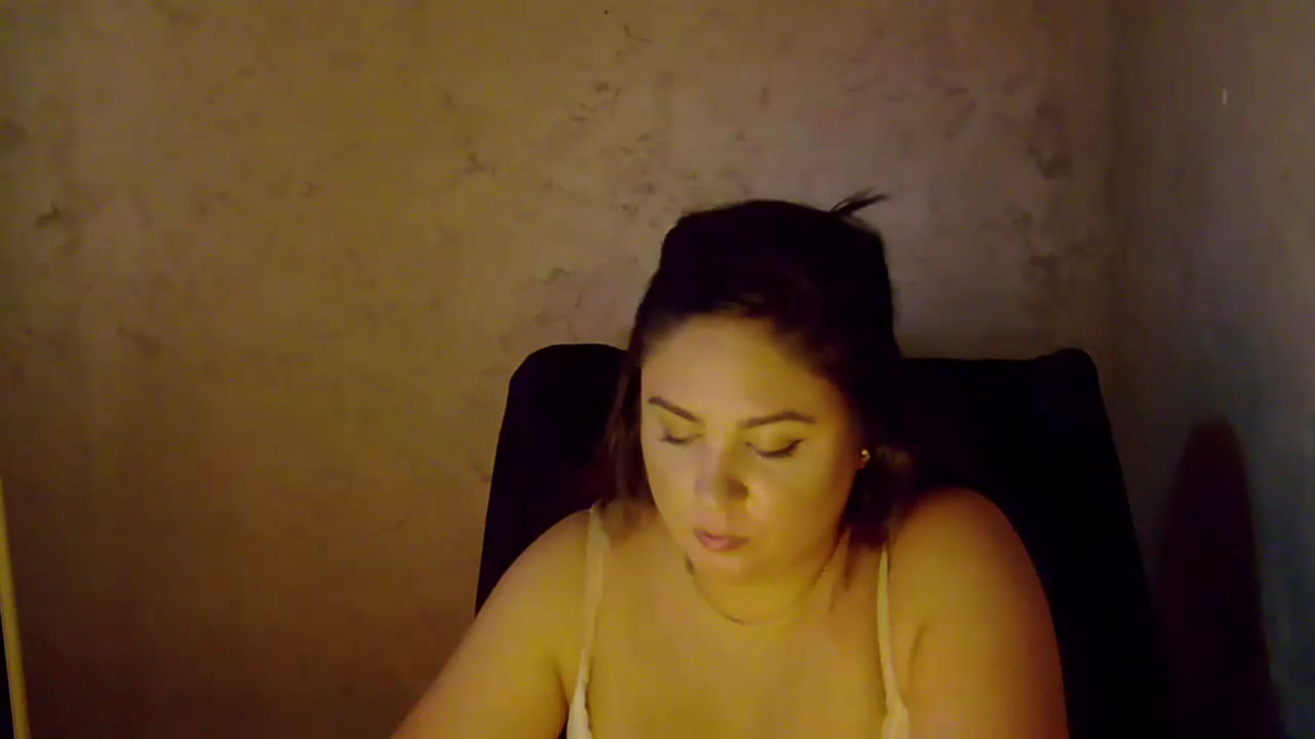 Gallery image thumbnail from NotVanilla's myfreecams stream on, 09/06/2026, 01:14 image 17 of 20