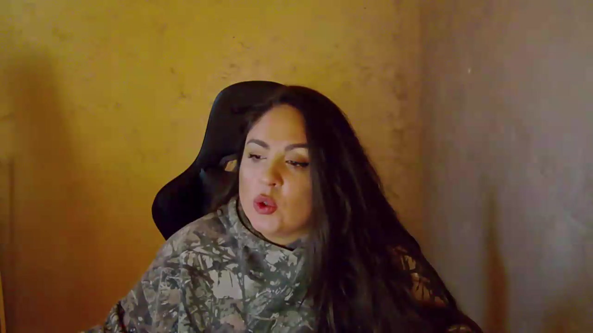 Gallery image thumbnail from NotVanilla's myfreecams stream on, 09/15/2026, 23:45 image 17 of 20