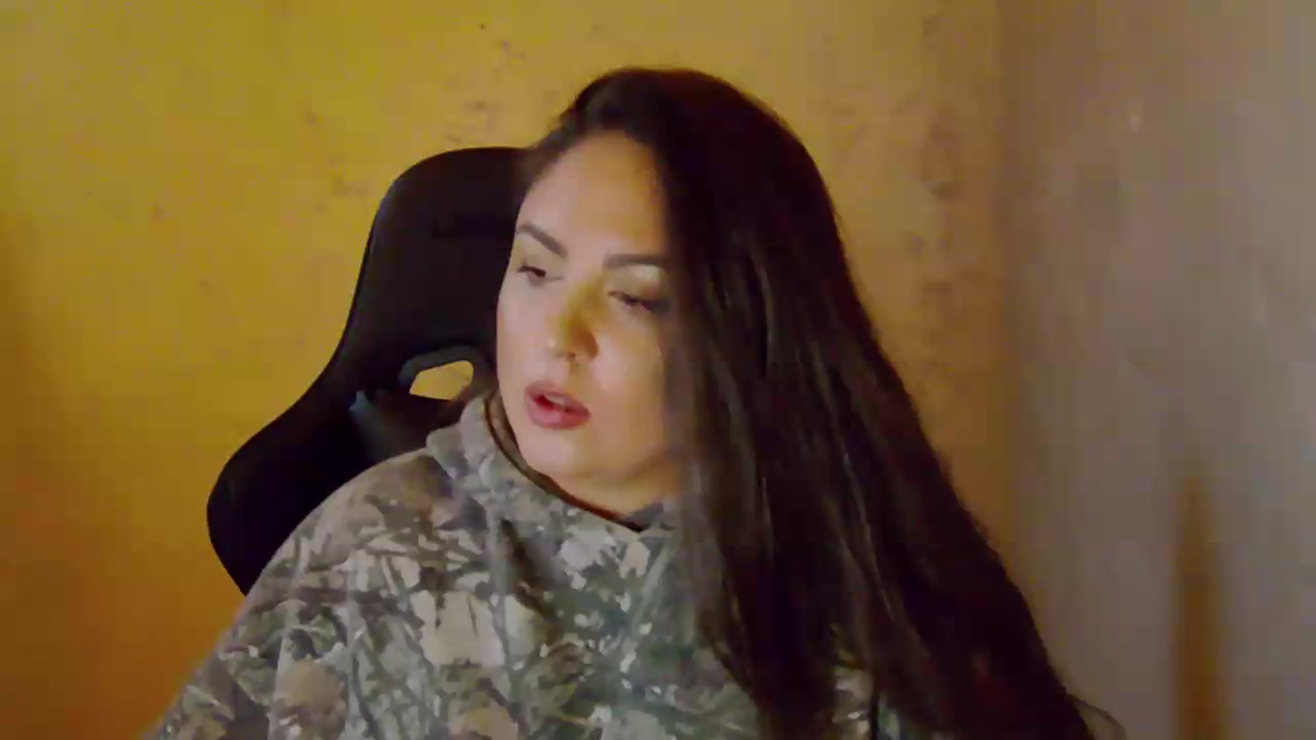 Gallery image thumbnail from NotVanilla's myfreecams stream on, 09/15/2026, 23:45 image 14 of 20