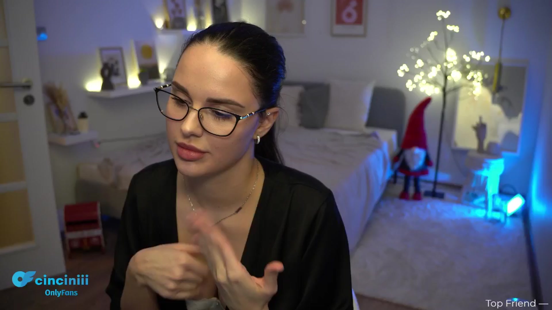 Gallery image thumbnail from NotYourNaomi's myfreecams stream on, 12/03/2024, 21:46 image 2 of 20