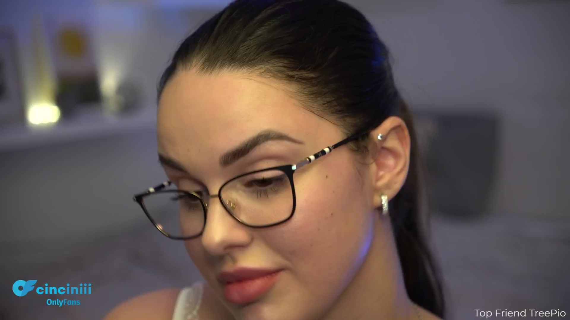 Gallery image thumbnail from NotYourNaomi's myfreecams stream on, 12/03/2024, 21:46 image 15 of 20