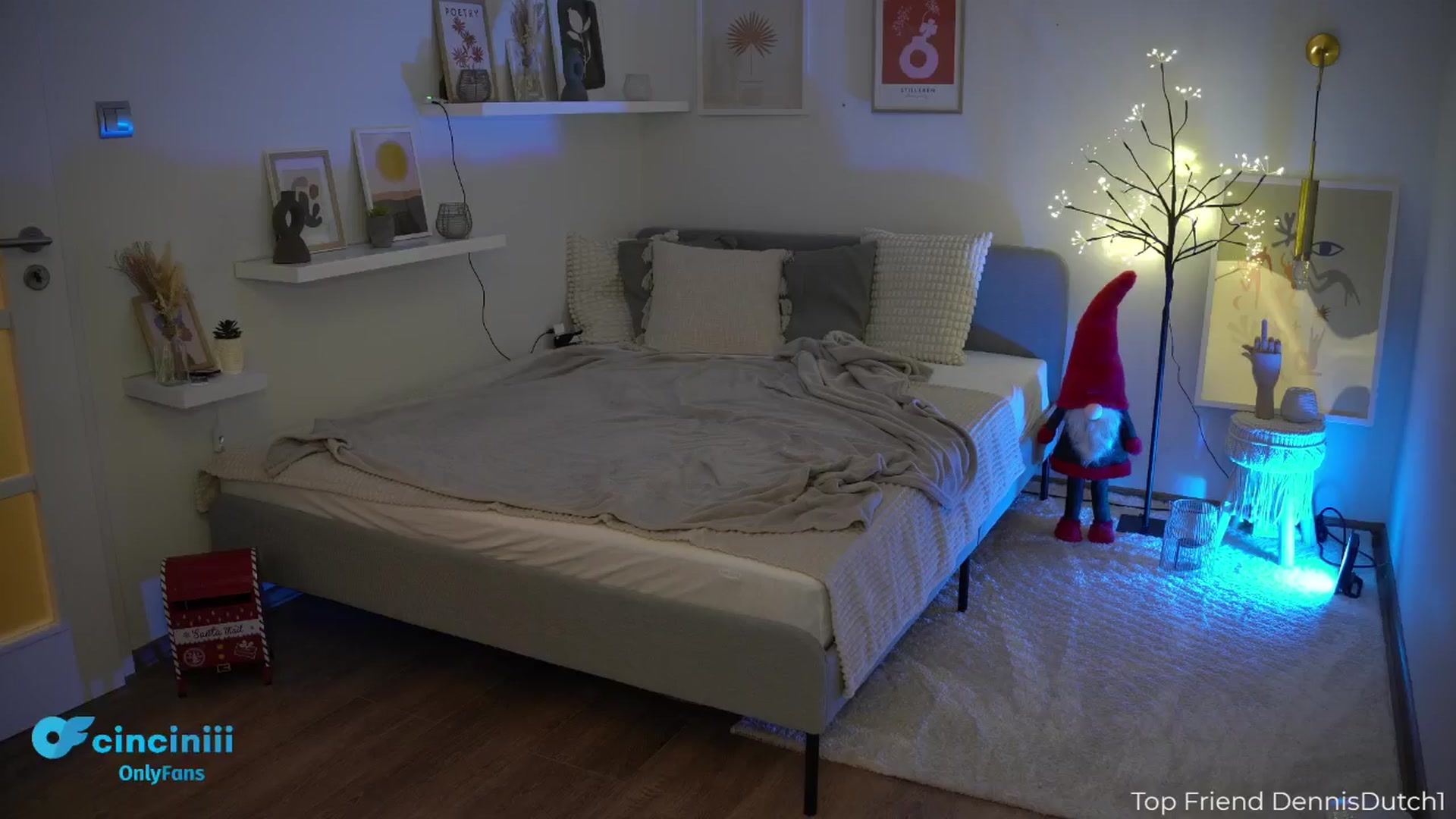 Gallery image thumbnail from NotYourNaomi's myfreecams stream on, 12/10/2024, 22:03 image 16 of 20