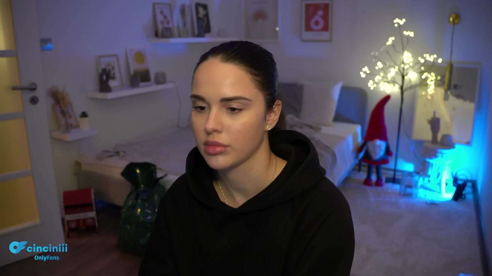 Gallery image thumbnail from NotYourNaomi's myfreecams stream on, 12/12/2024, 24:24 image 8 of 20