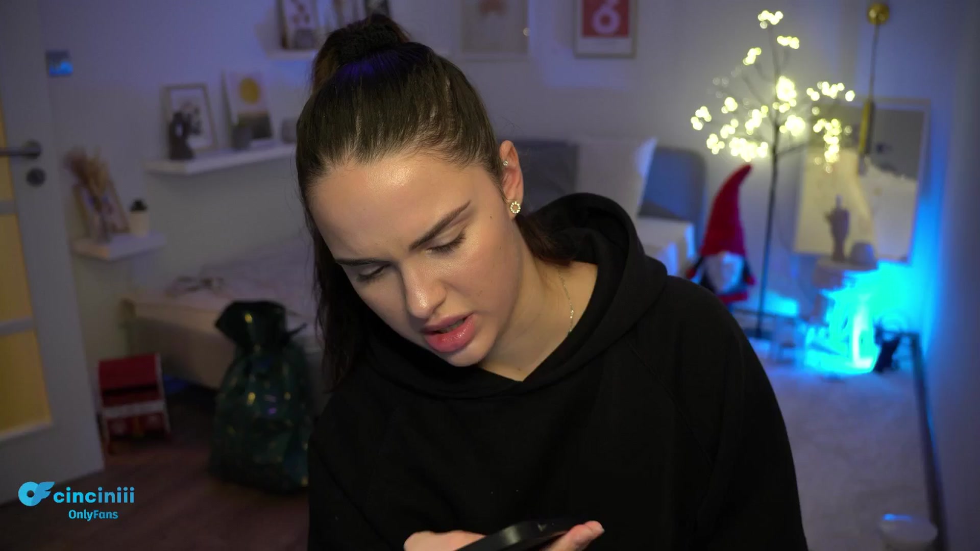 Gallery image thumbnail from NotYourNaomi's myfreecams stream on, 12/12/2024, 24:24 image 13 of 20