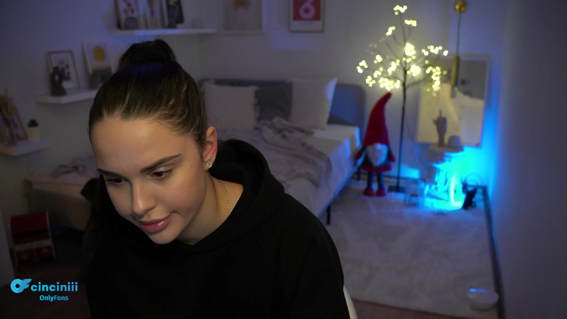 Gallery image thumbnail from NotYourNaomi's myfreecams stream on, 12/12/2024, 24:24 image 11 of 20