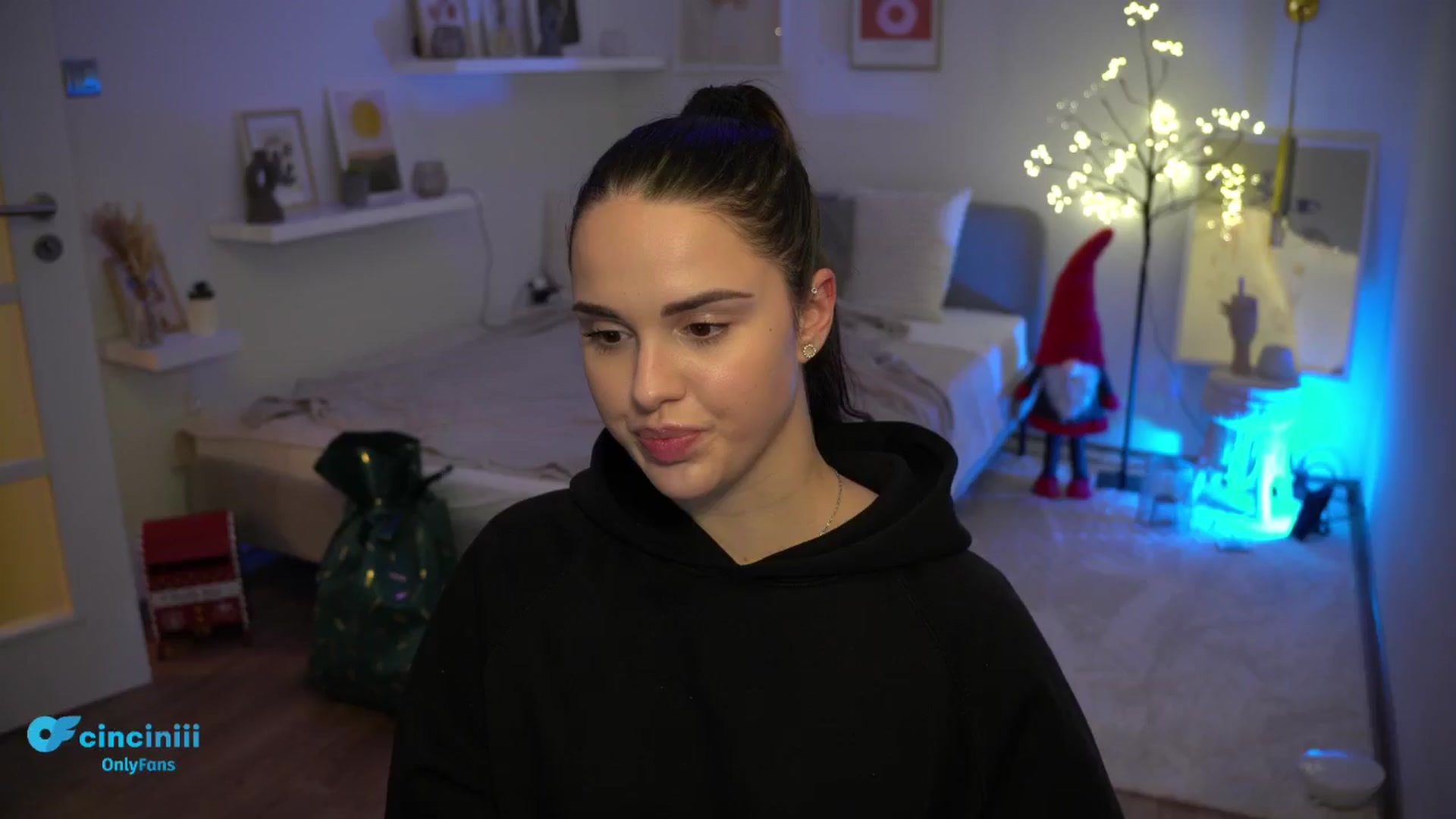 Gallery image thumbnail from NotYourNaomi's myfreecams stream on, 12/12/2024, 24:24 image 19 of 20