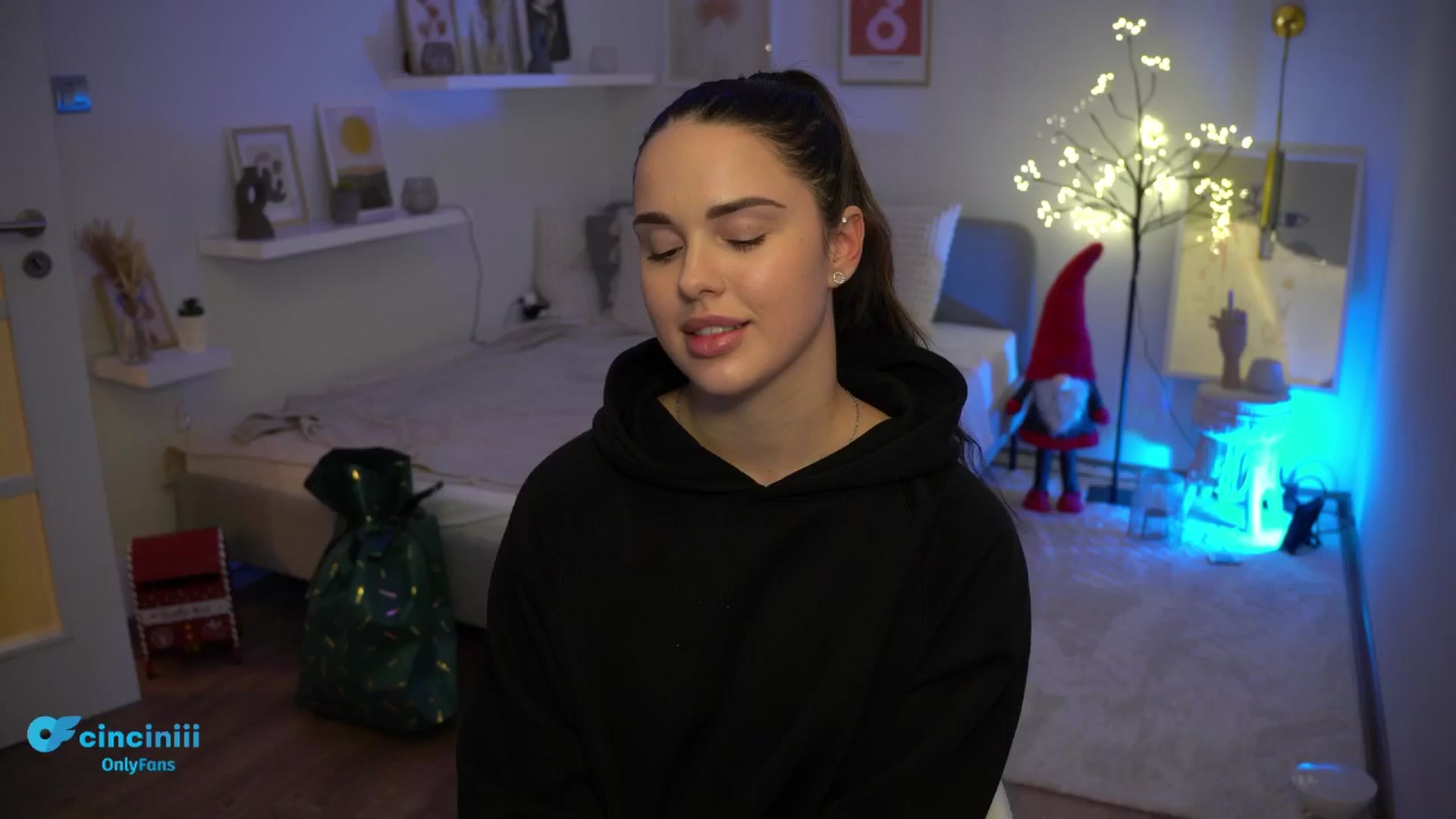 Gallery image thumbnail from NotYourNaomi's myfreecams stream on, 12/12/2024, 24:24 image 10 of 20