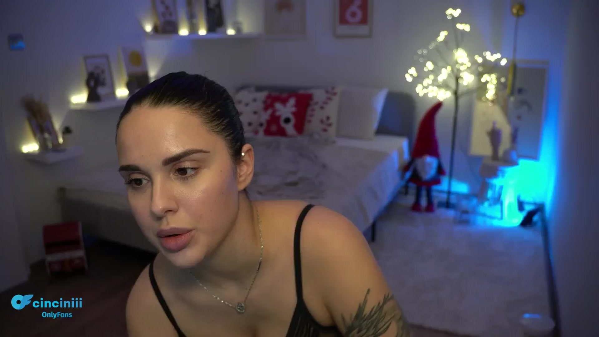 Gallery image thumbnail from NotYourNaomi's myfreecams stream on, 12/15/2024, 22:22 image 8 of 20