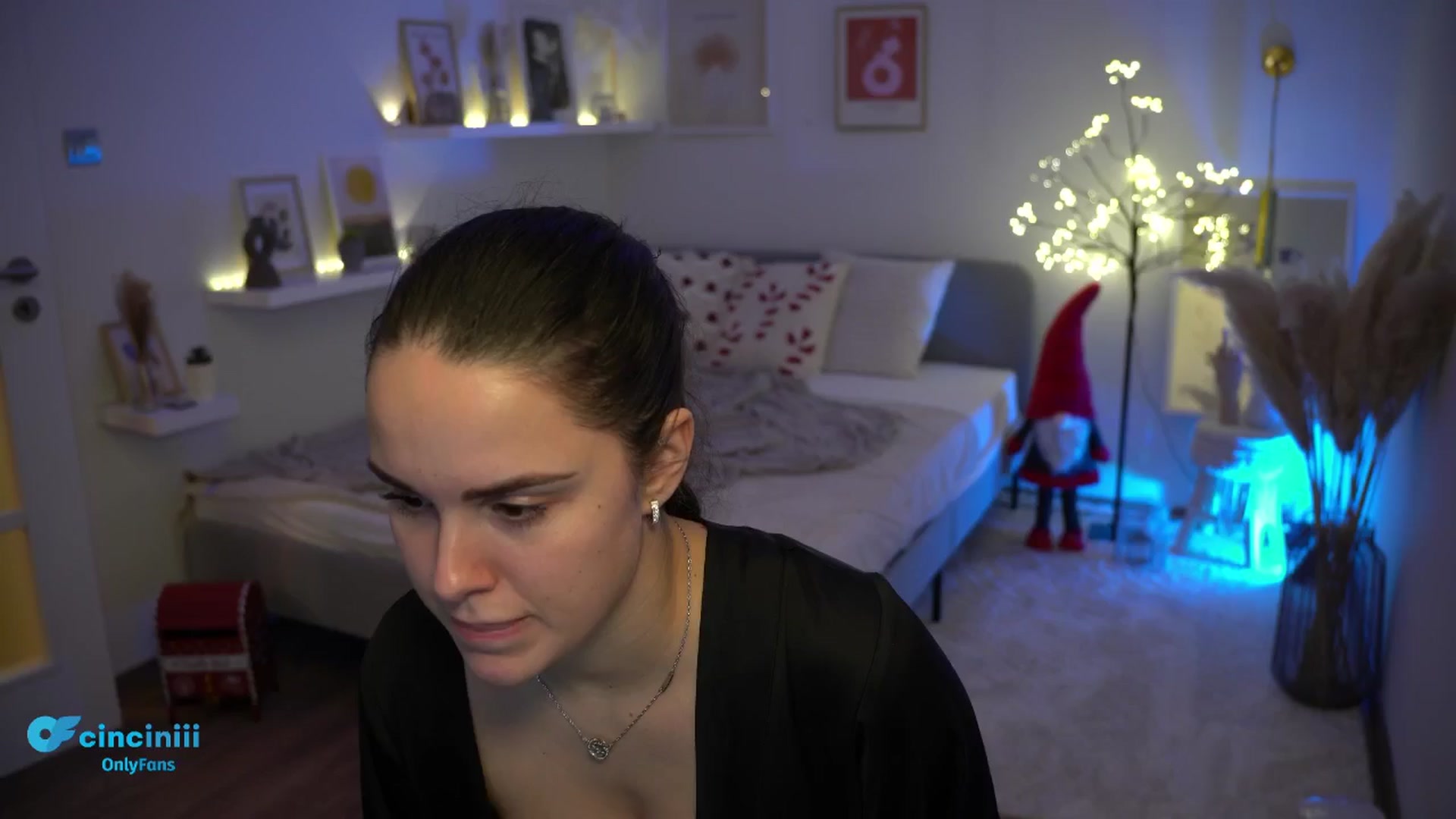 Gallery image thumbnail from NotYourNaomi's myfreecams stream on, 12/22/2024, 01:14 image 8 of 20