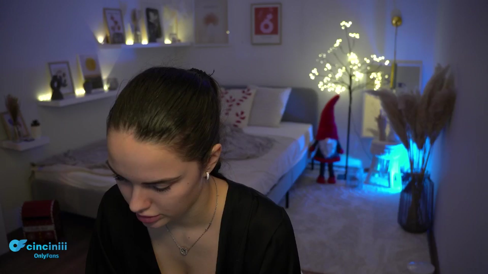 Gallery image thumbnail from NotYourNaomi's myfreecams stream on, 12/22/2024, 01:14 image 1 of 20