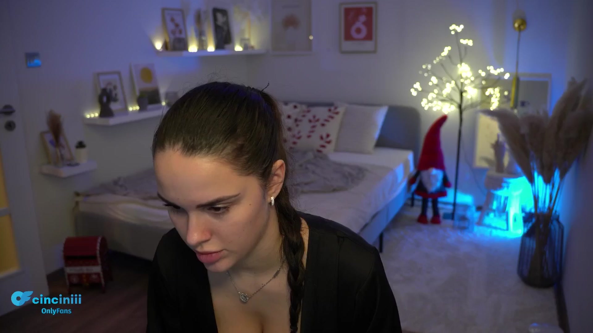 Gallery image thumbnail from NotYourNaomi's myfreecams stream on, 12/22/2024, 01:14 image 10 of 20