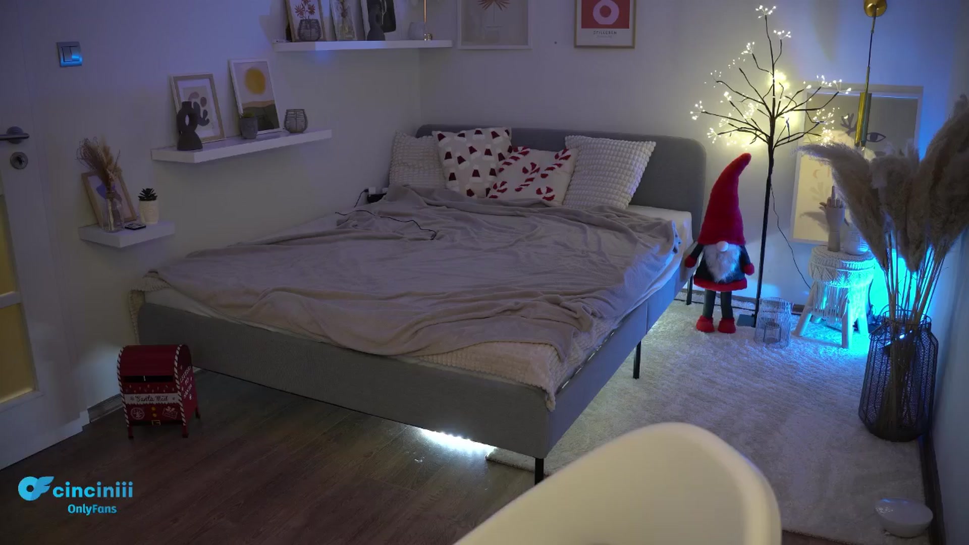 Gallery image thumbnail from NotYourNaomi's myfreecams stream on, 12/27/2024, 19:54 image 8 of 20