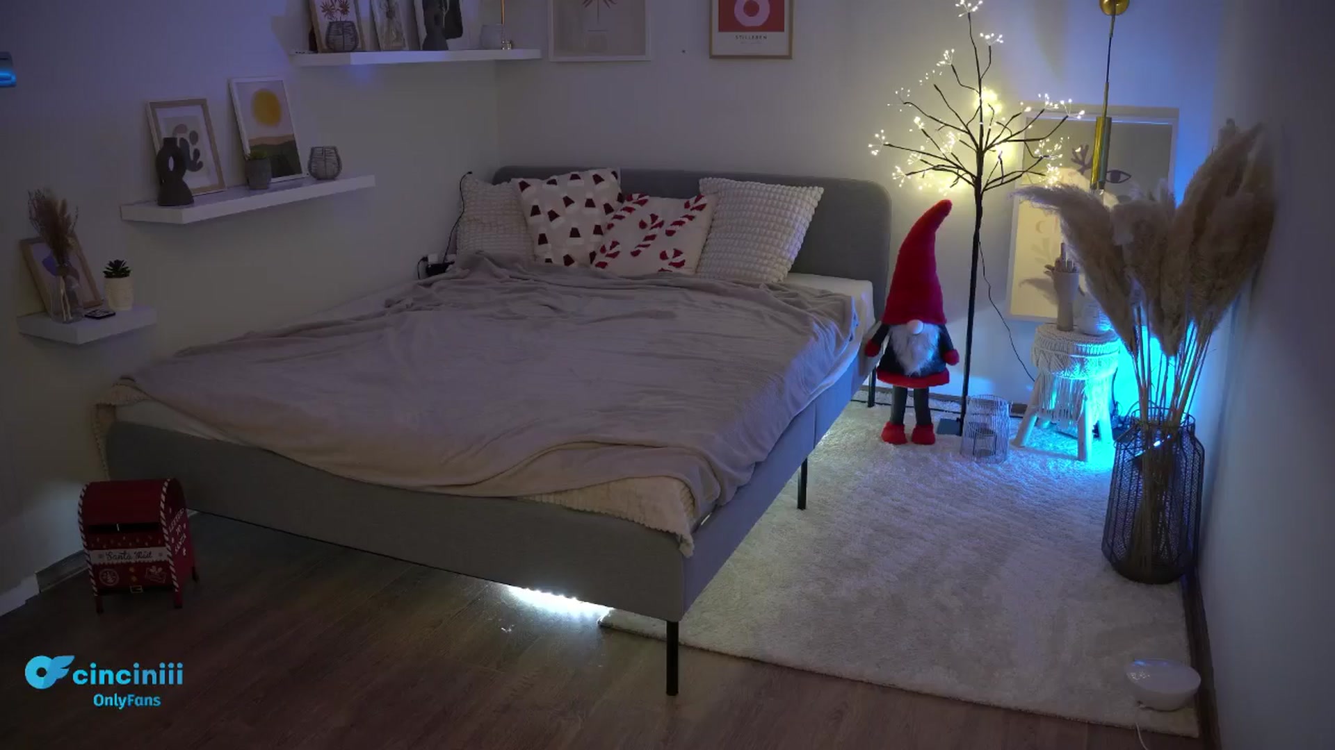 Gallery image thumbnail from NotYourNaomi's myfreecams stream on, 12/27/2024, 21:51 image 7 of 20