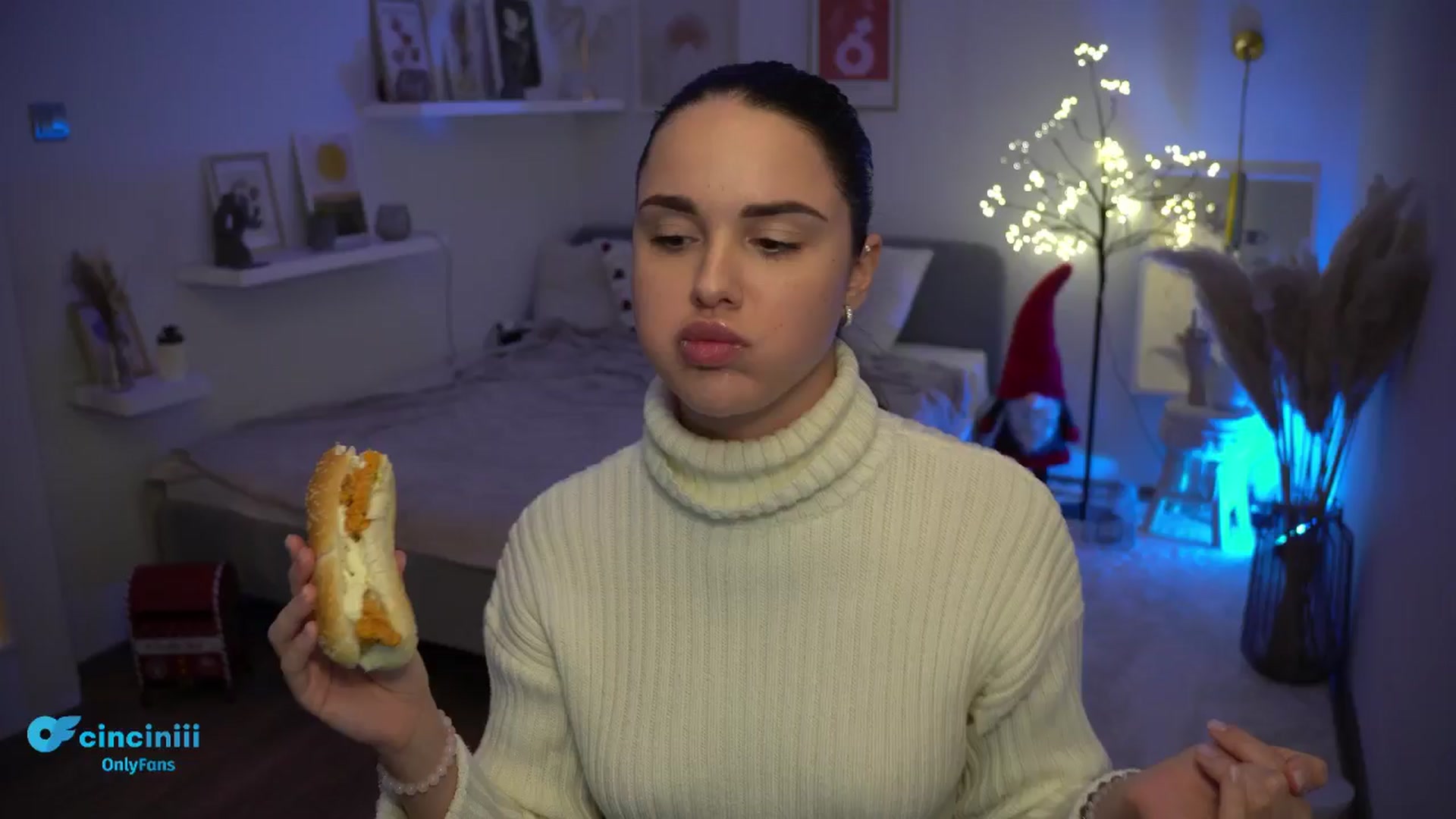 Gallery image thumbnail from NotYourNaomi's myfreecams stream on, 12/29/2024, 01:20 image 1 of 20