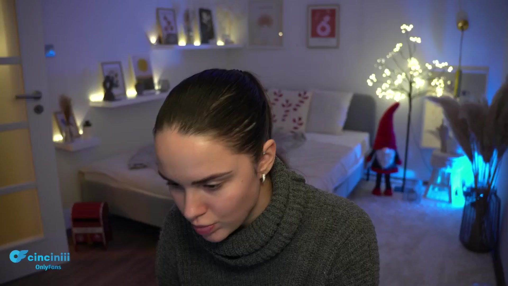 Gallery image thumbnail from NotYourNaomi's myfreecams stream on, 12/29/2024, 21:15 image 12 of 20