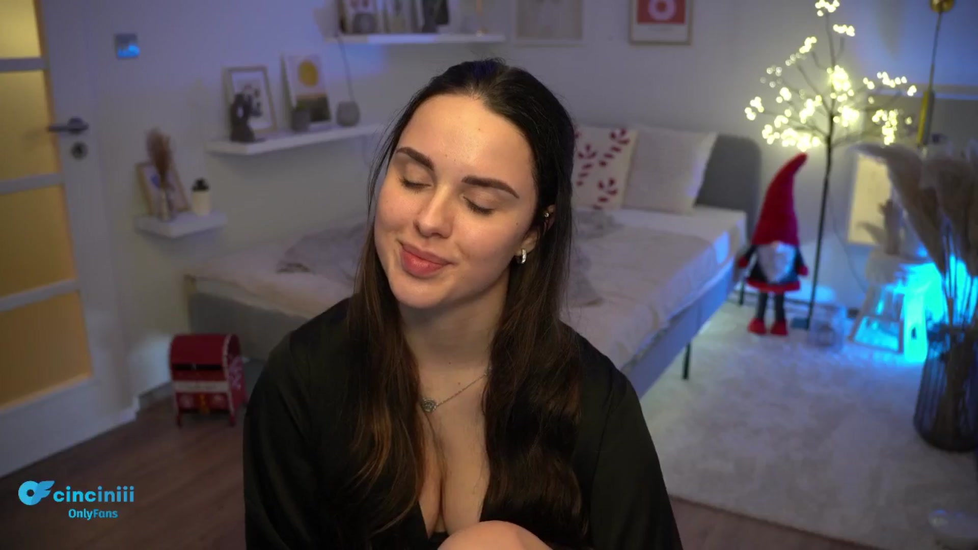 Gallery image thumbnail from NotYourNaomi's myfreecams stream on, 01/04/2025, 24:00 image 14 of 20