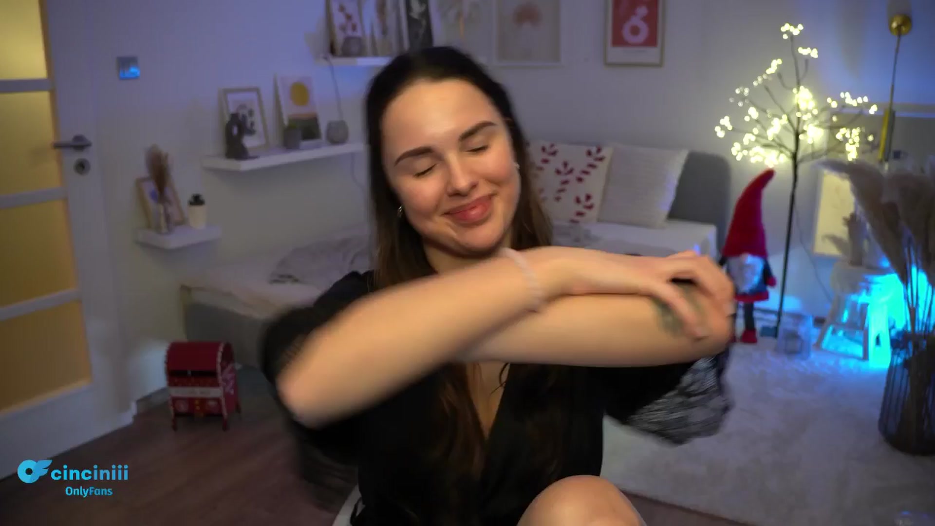Gallery image thumbnail from NotYourNaomi's myfreecams stream on, 01/04/2025, 24:00 image 1 of 20