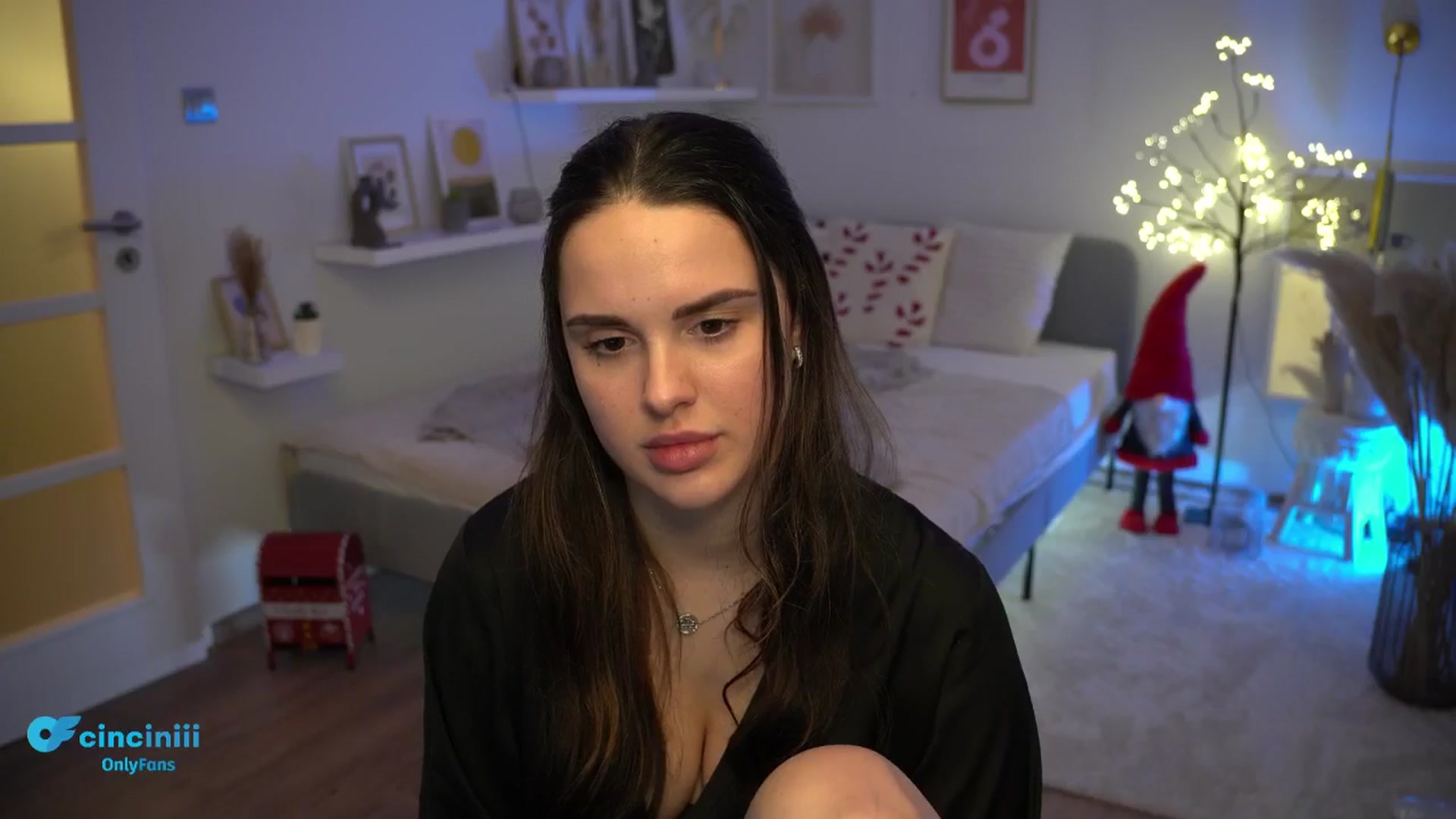 Gallery image thumbnail from NotYourNaomi's myfreecams stream on, 01/04/2025, 24:00 image 6 of 20