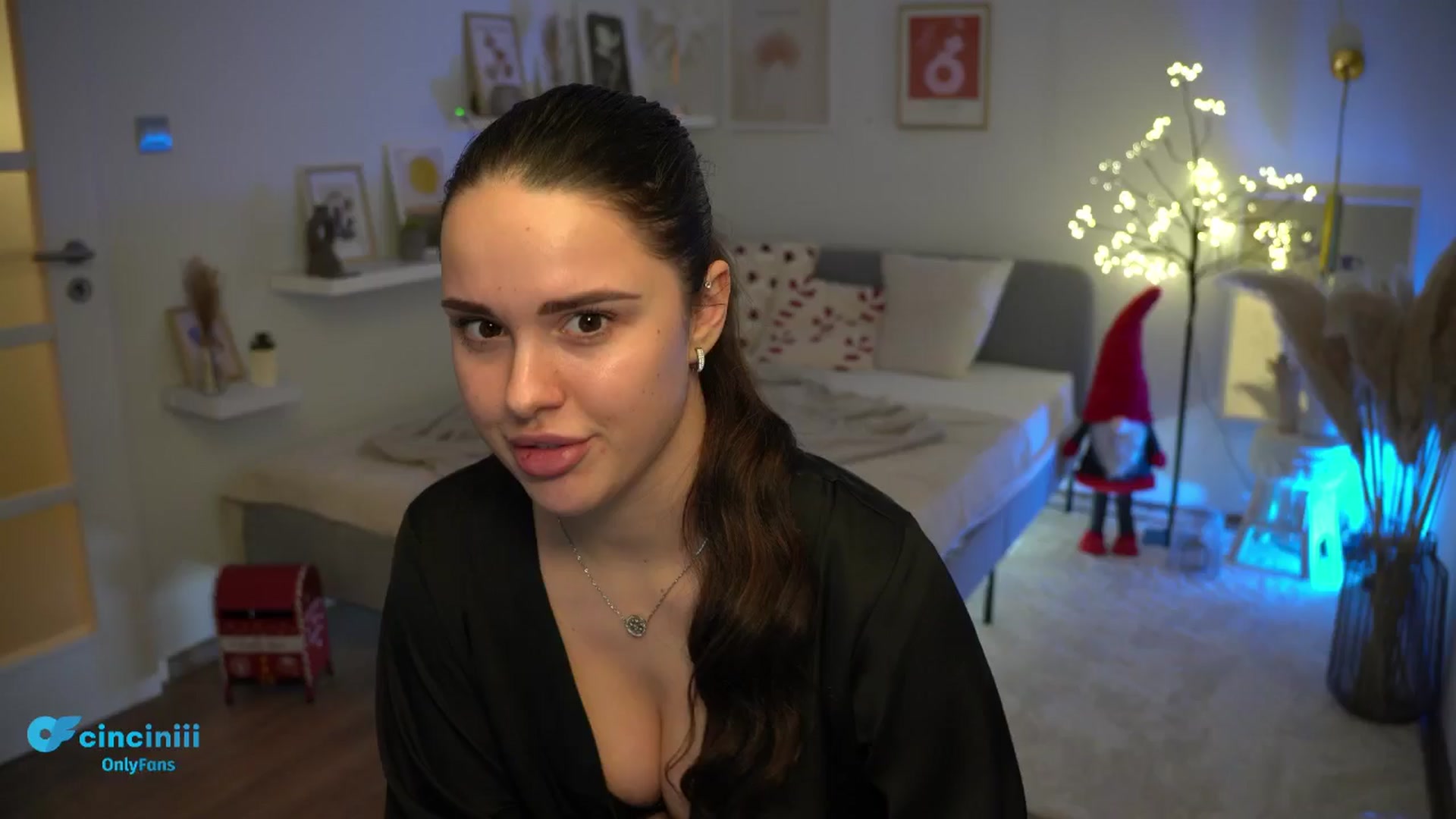 Gallery image thumbnail from NotYourNaomi's myfreecams stream on, 01/04/2025, 22:04 image 1 of 20