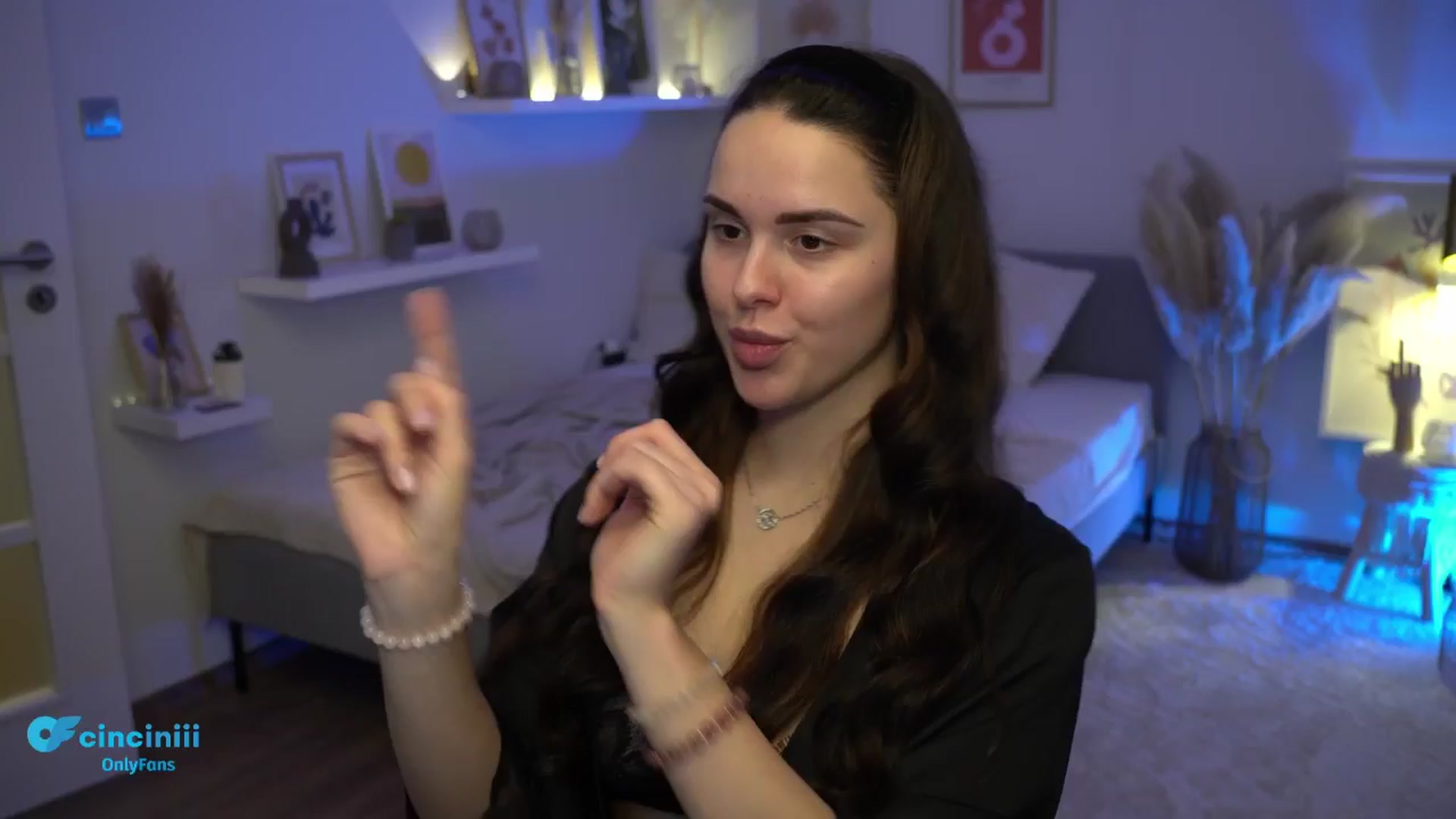 Gallery image thumbnail from NotYourNaomi's myfreecams stream on, 01/09/2025, 20:42 image 4 of 20