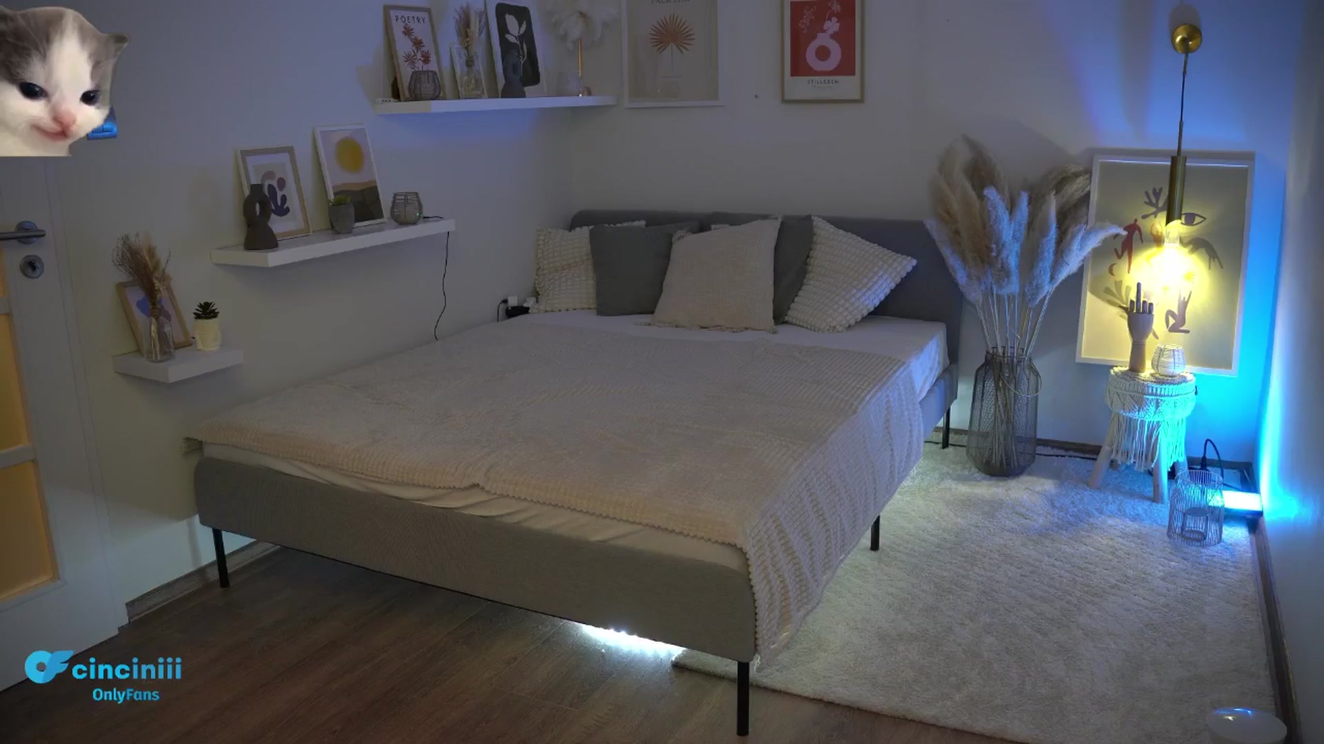 Gallery image thumbnail from NotYourNaomi's myfreecams stream on, 01/19/2025, 21:59 image 7 of 20