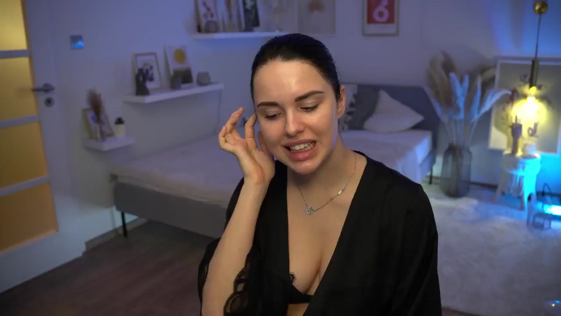 Gallery image thumbnail from NotYourNaomi's myfreecams stream on, 01/20/2025, 20:18 image 6 of 20